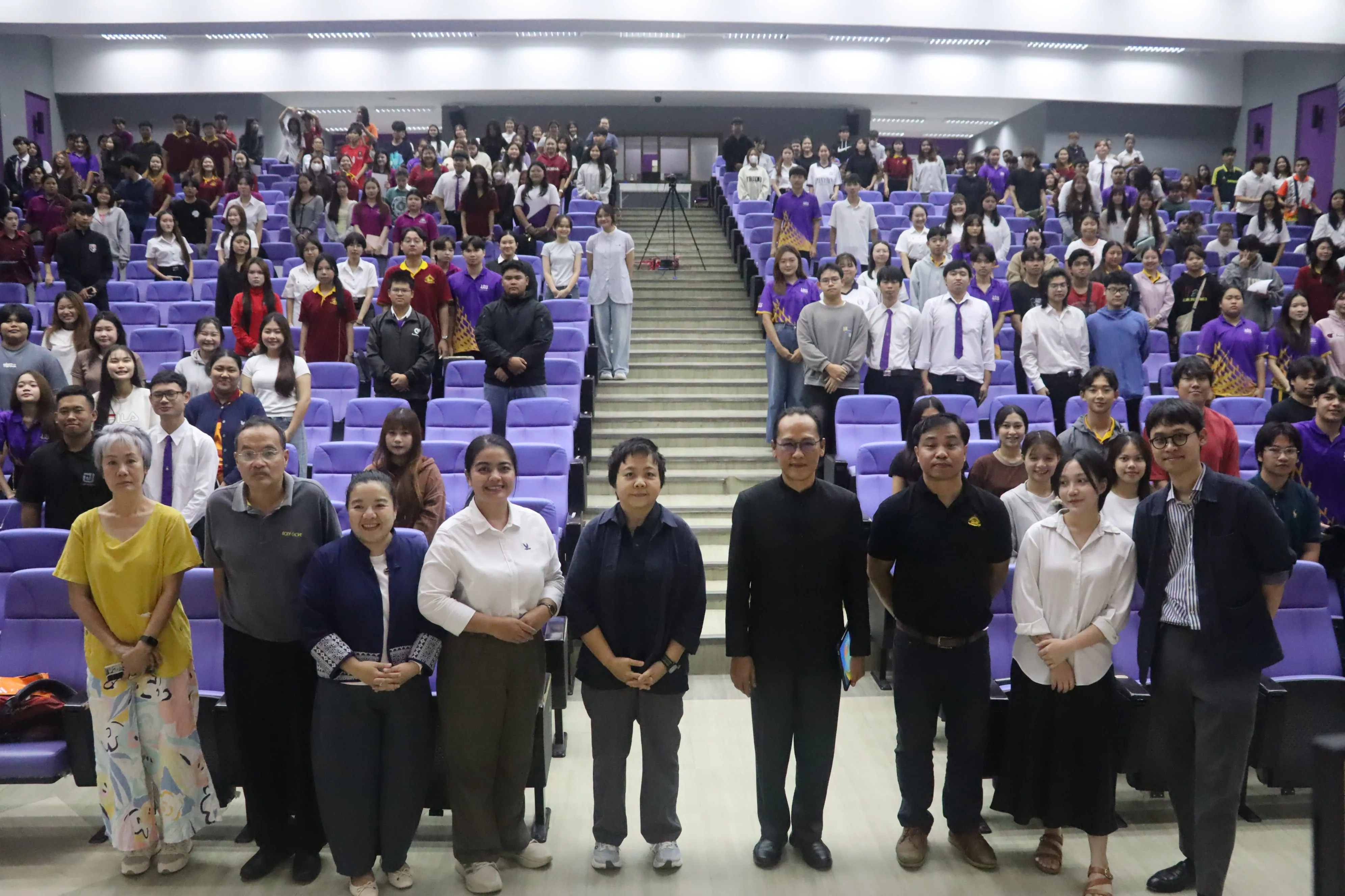 คณะรัฐศาสตร์และสังคมศาสตร์ ม.พะเยา จัดโครงการอัตลักษณ์สิงห์ 2 : Critical เสริมทักษะคิดเชิงวิพากษ์ ผ่านมุมมองการเมืองไทย