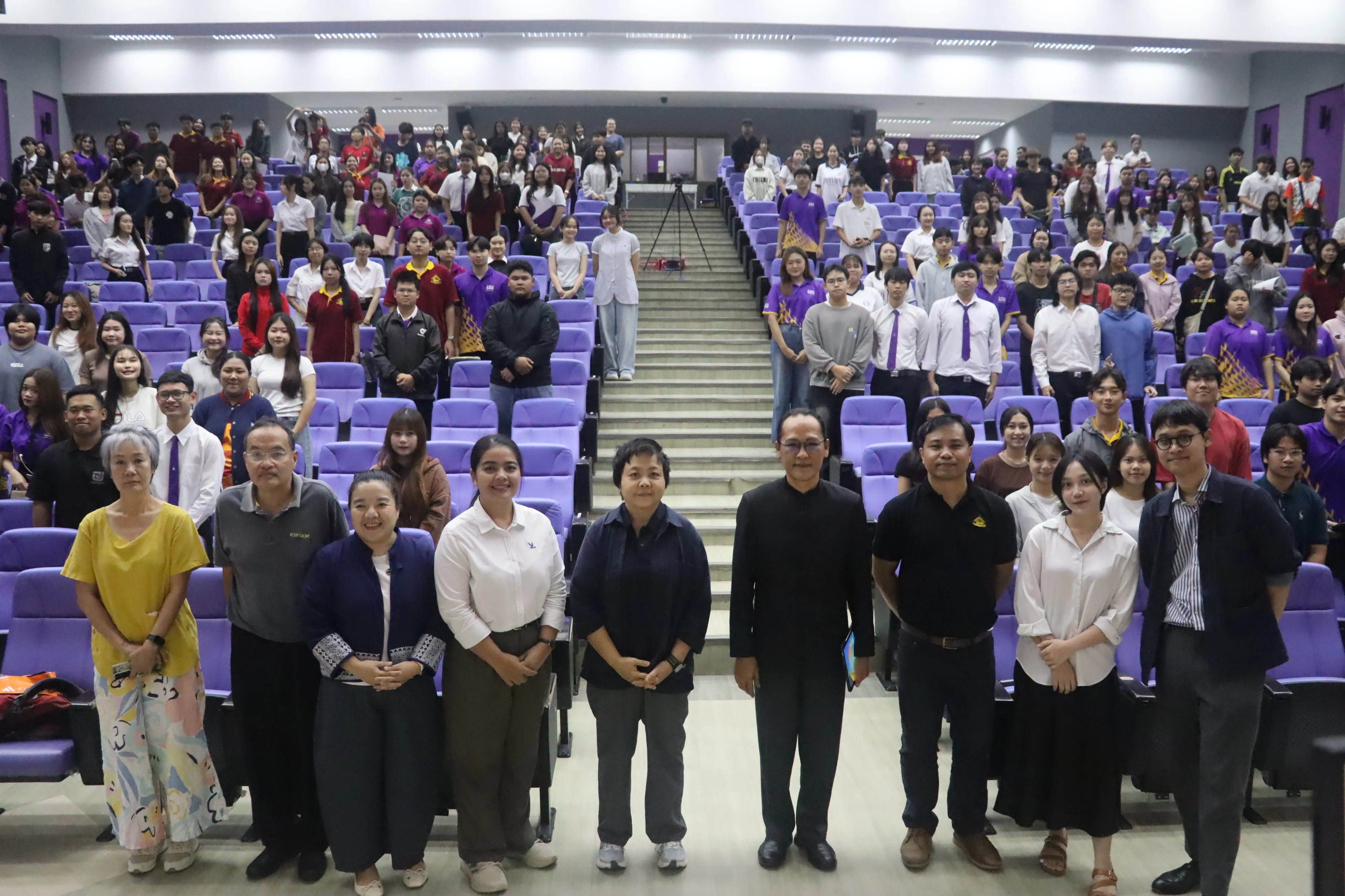 คณะรัฐศาสตร์และสังคมศาสตร์ ม.พะเยา จัดโครงการอัตลักษณ์สิงห์ 2 : Critical เสริมทักษะคิดเชิงวิพากษ์ ผ่านมุมมองการเมืองไทย