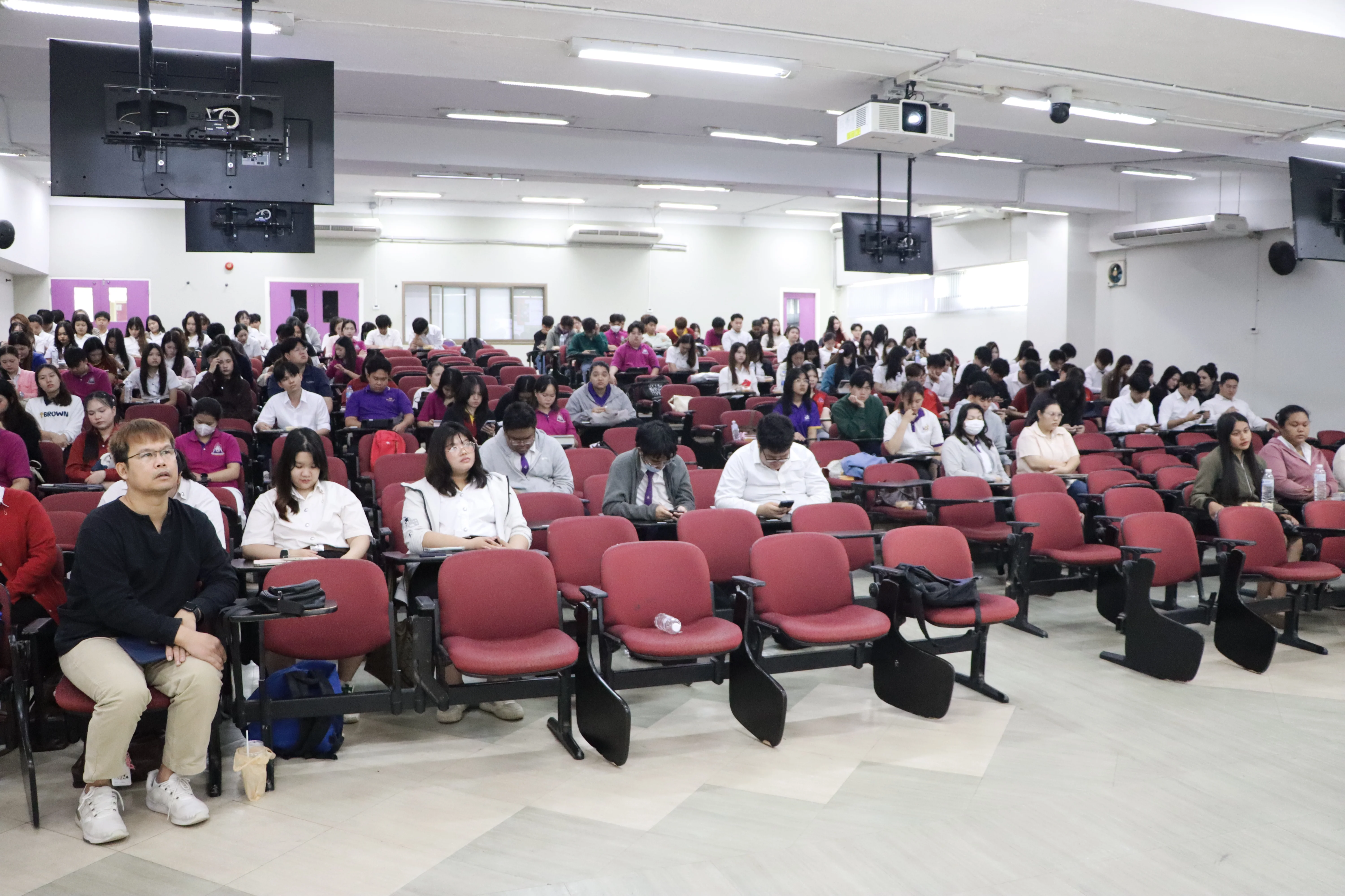 คณะรัฐศาสตร์และสังคมศาสตร์ จัดโครงการปฐมนิเทศนิสิตก่อนฝึกงานและสหกิจศึกษา ประจำปีการศึกษา 2569 เตรียมความพร้อมสู่โลกการทำงานอย่างมืออาชีพ