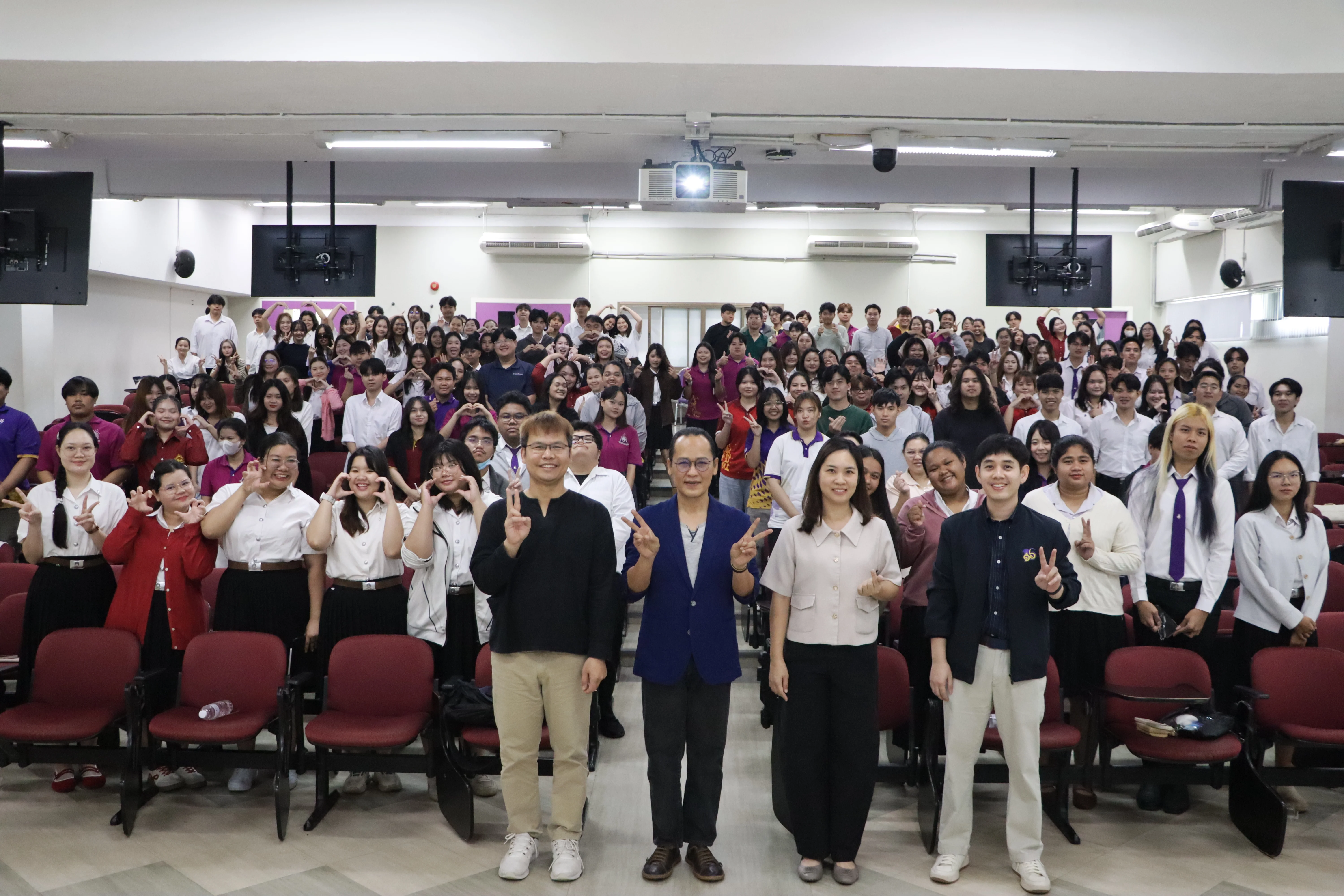 คณะรัฐศาสตร์และสังคมศาสตร์ จัดโครงการปฐมนิเทศนิสิตก่อนฝึกงานและสหกิจศึกษา ประจำปีการศึกษา 2569 เตรียมความพร้อมสู่โลกการทำงานอย่างมืออาชีพ