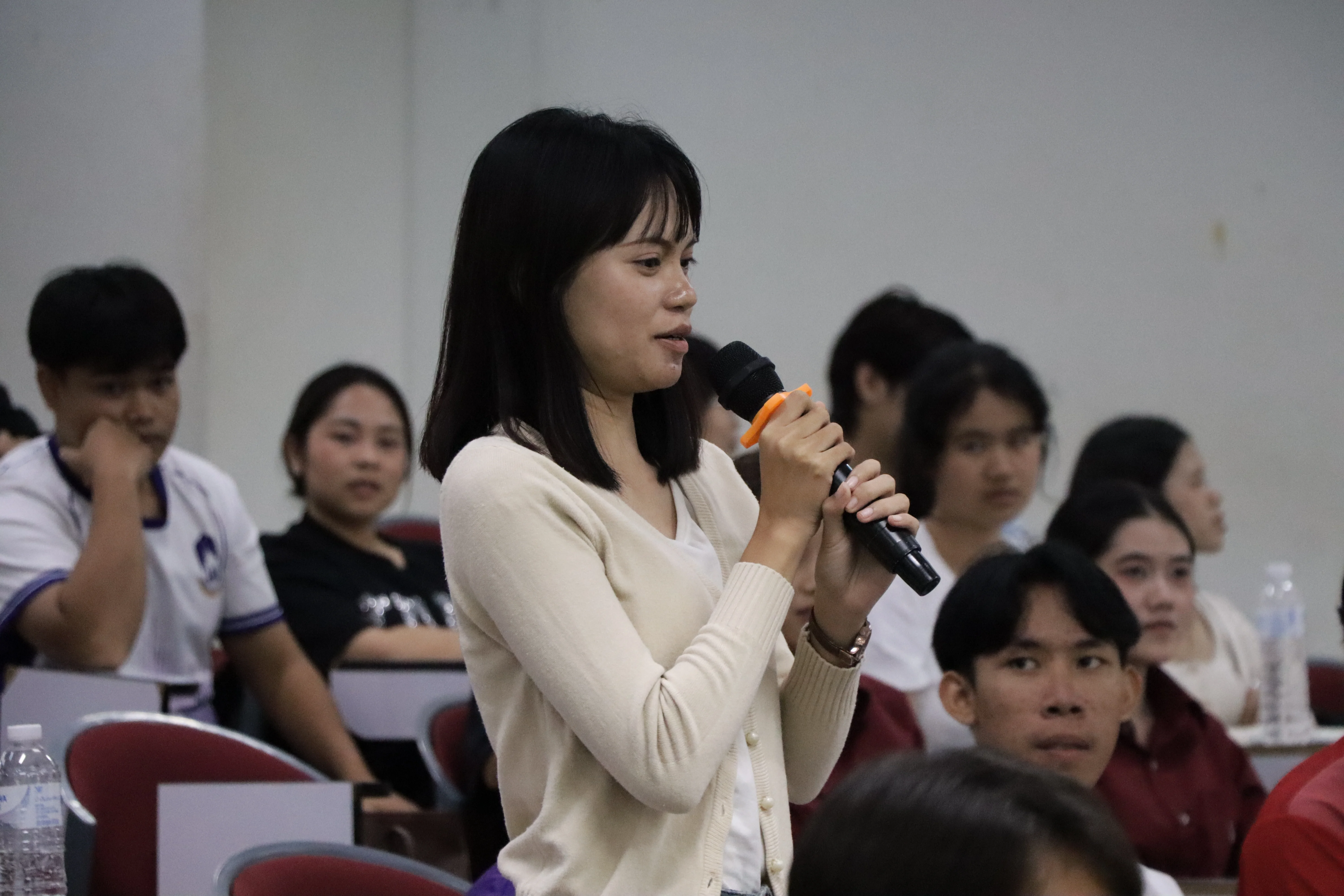 คณะรัฐศาสตร์และสังคมศาสตร์ จัดอบรมเชิงปฏิบัติการ “ทักษะการพูดในที่สาธารณะ และการสื่อสารของผู้นำนิสิต” พัฒนาศักยภาพผู้นำนิสิต