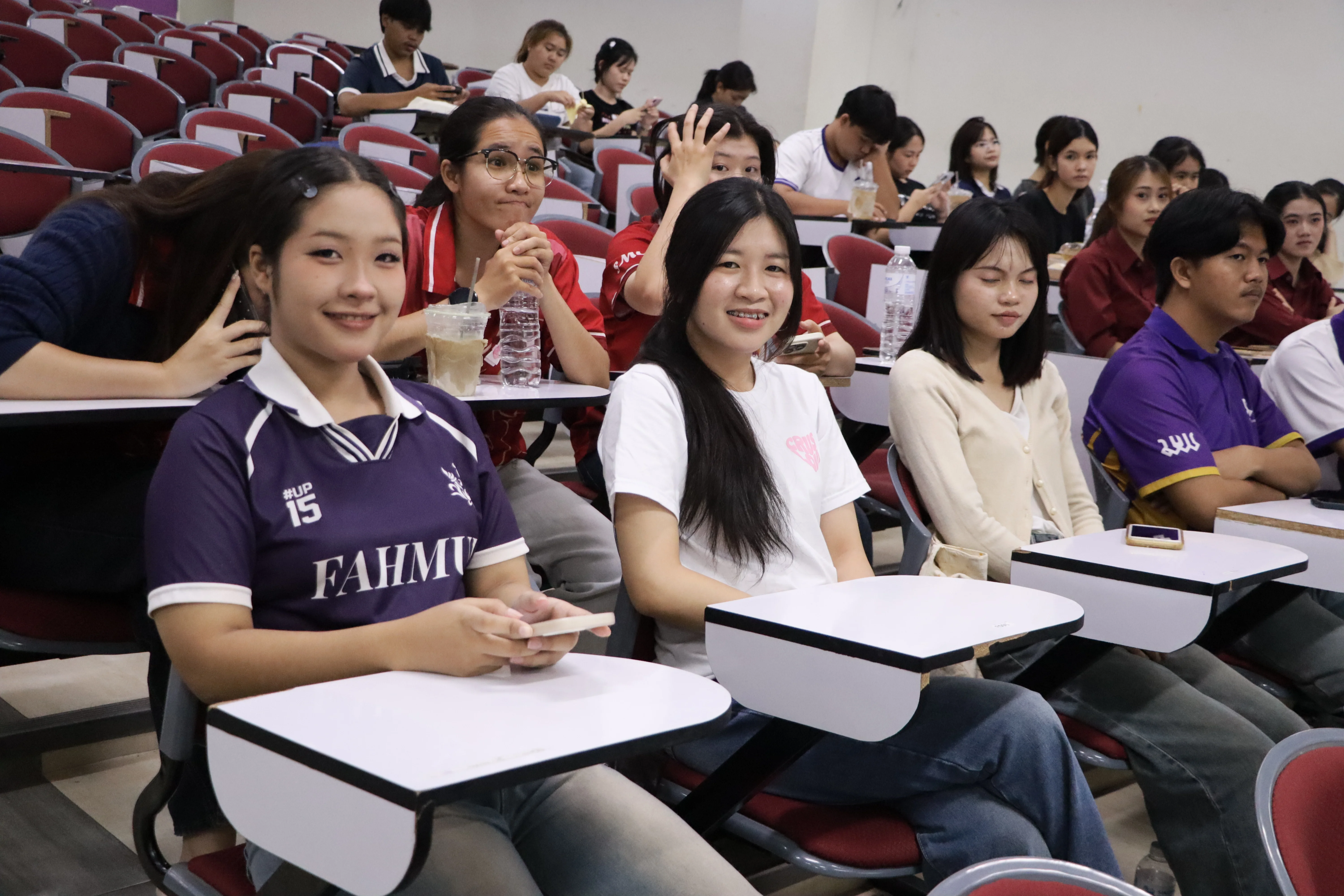 คณะรัฐศาสตร์และสังคมศาสตร์ จัดอบรมเชิงปฏิบัติการ “ทักษะการพูดในที่สาธารณะ และการสื่อสารของผู้นำนิสิต” พัฒนาศักยภาพผู้นำนิสิต