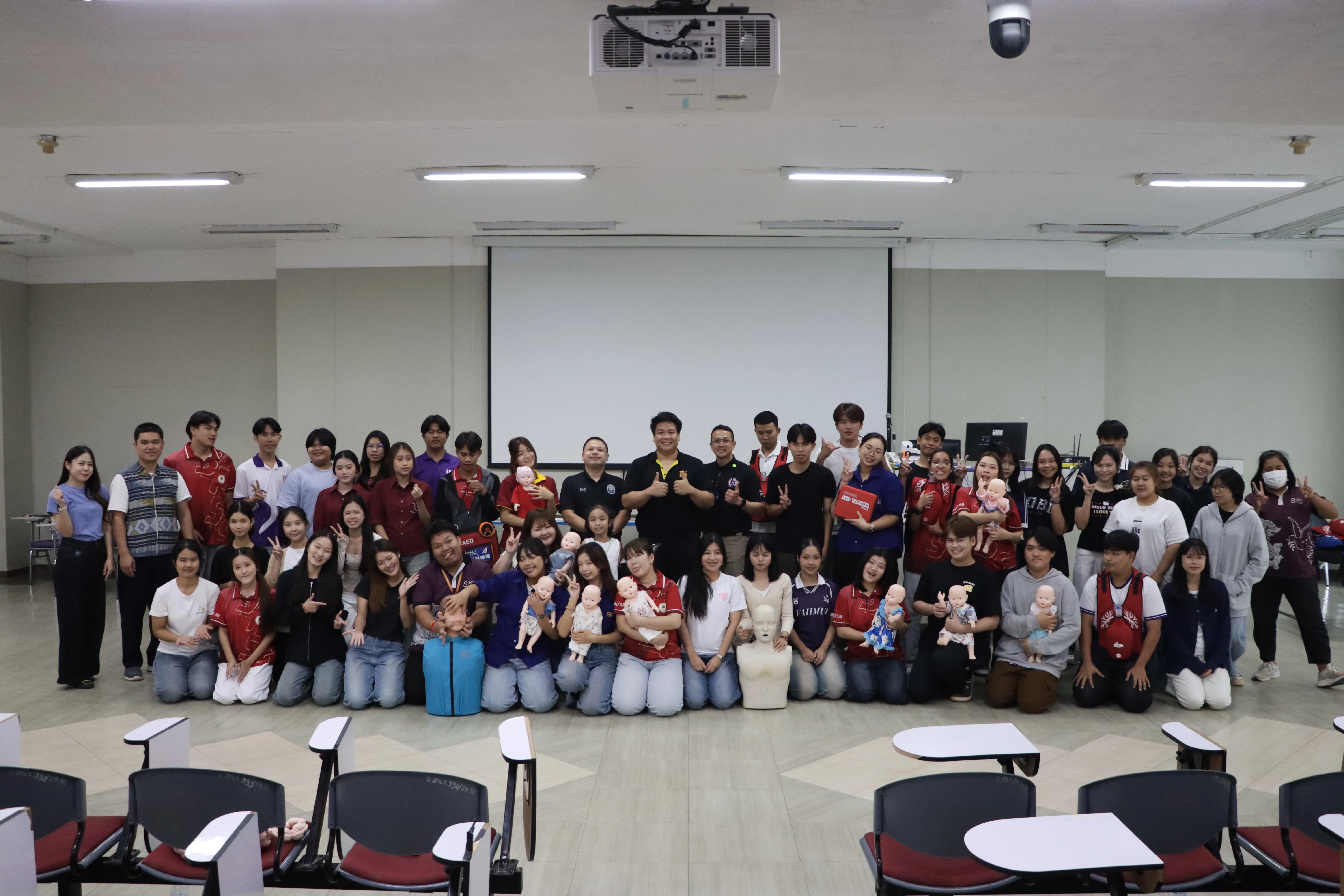 คณะรัฐศาสตร์และสังคมศาสตร์ จัดอบรมเชิงปฏิบัติการ “ทักษะการพูดในที่สาธารณะ และการสื่อสารของผู้นำนิสิต” พัฒนาศักยภาพผู้นำนิสิต