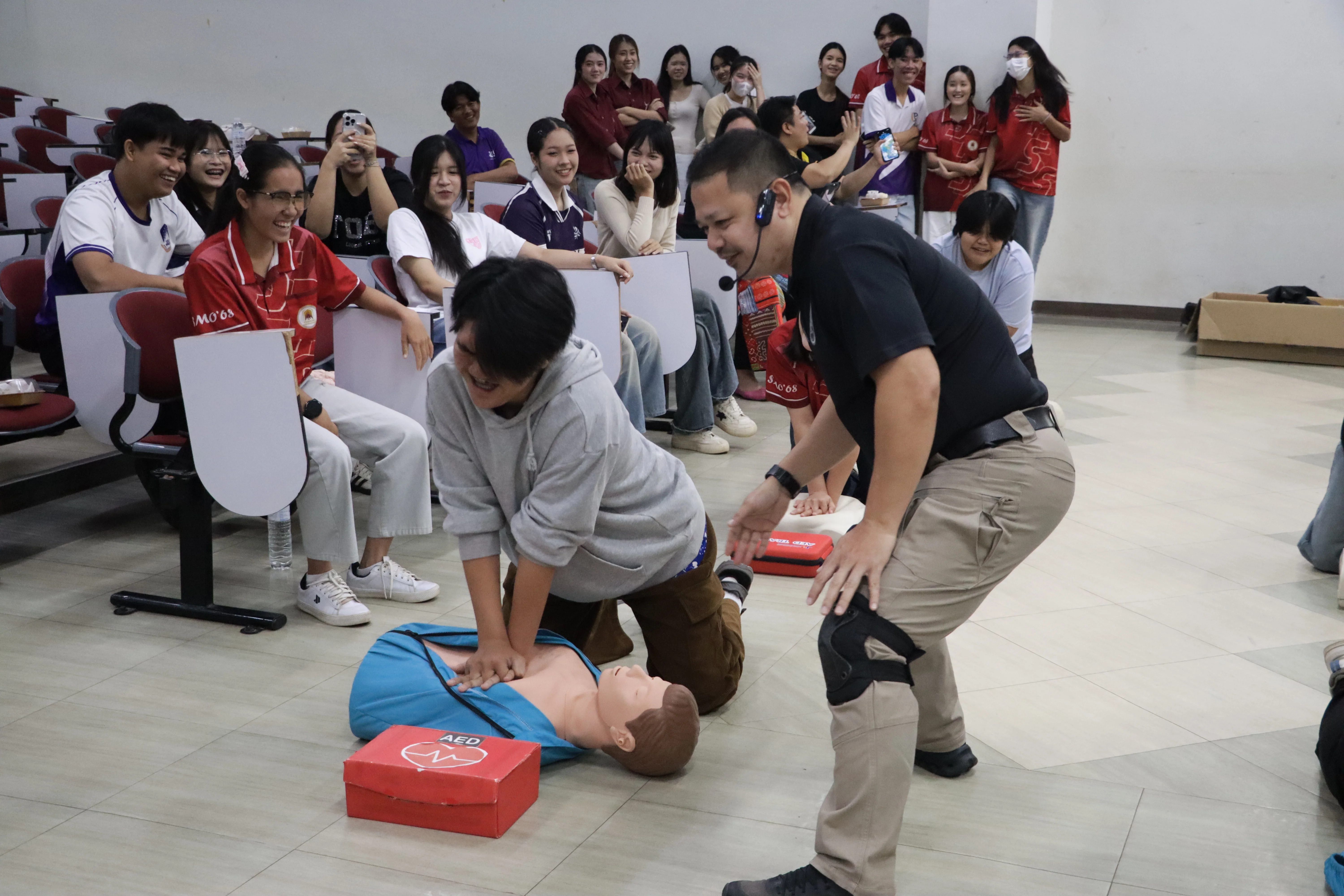 คณะรัฐศาสตร์และสังคมศาสตร์ จัดอบรมเชิงปฏิบัติการ “ทักษะการพูดในที่สาธารณะ และการสื่อสารของผู้นำนิสิต” พัฒนาศักยภาพผู้นำนิสิต