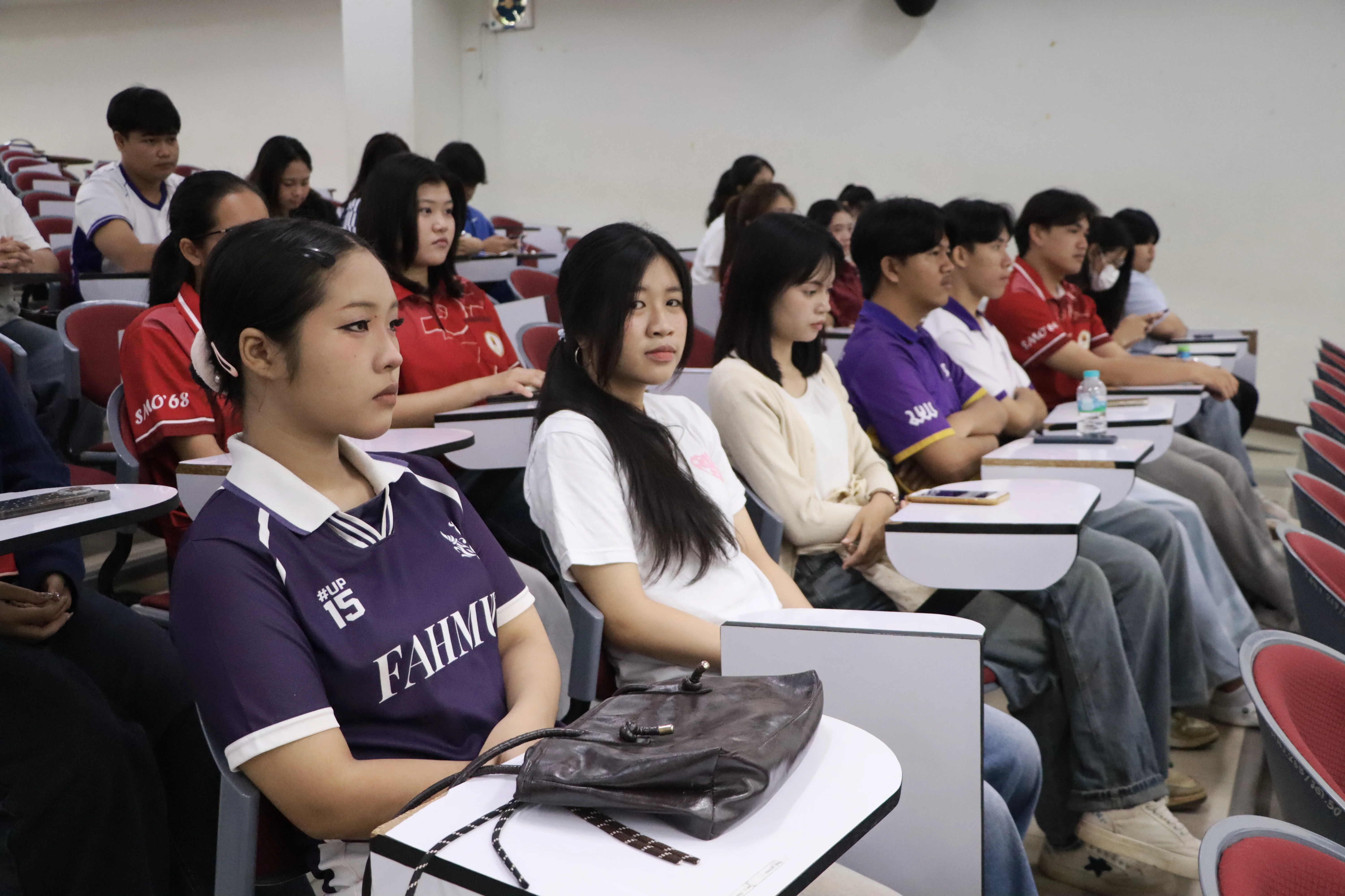 คณะรัฐศาสตร์และสังคมศาสตร์ จัดอบรมเชิงปฏิบัติการ “ทักษะการพูดในที่สาธารณะ และการสื่อสารของผู้นำนิสิต” พัฒนาศักยภาพผู้นำนิสิต