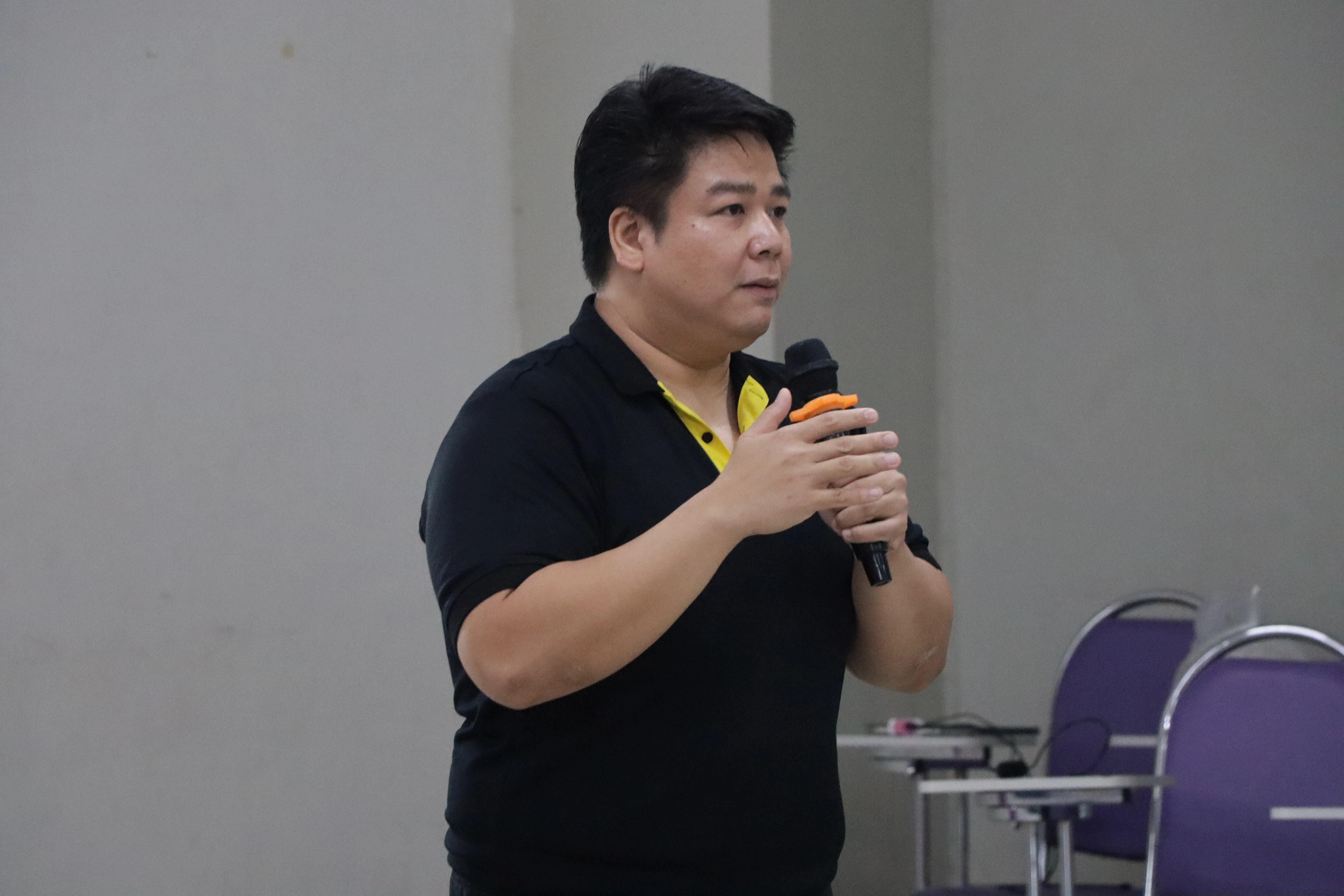 คณะรัฐศาสตร์และสังคมศาสตร์ จัดอบรมเชิงปฏิบัติการ “ทักษะการพูดในที่สาธารณะ และการสื่อสารของผู้นำนิสิต” พัฒนาศักยภาพผู้นำนิสิต