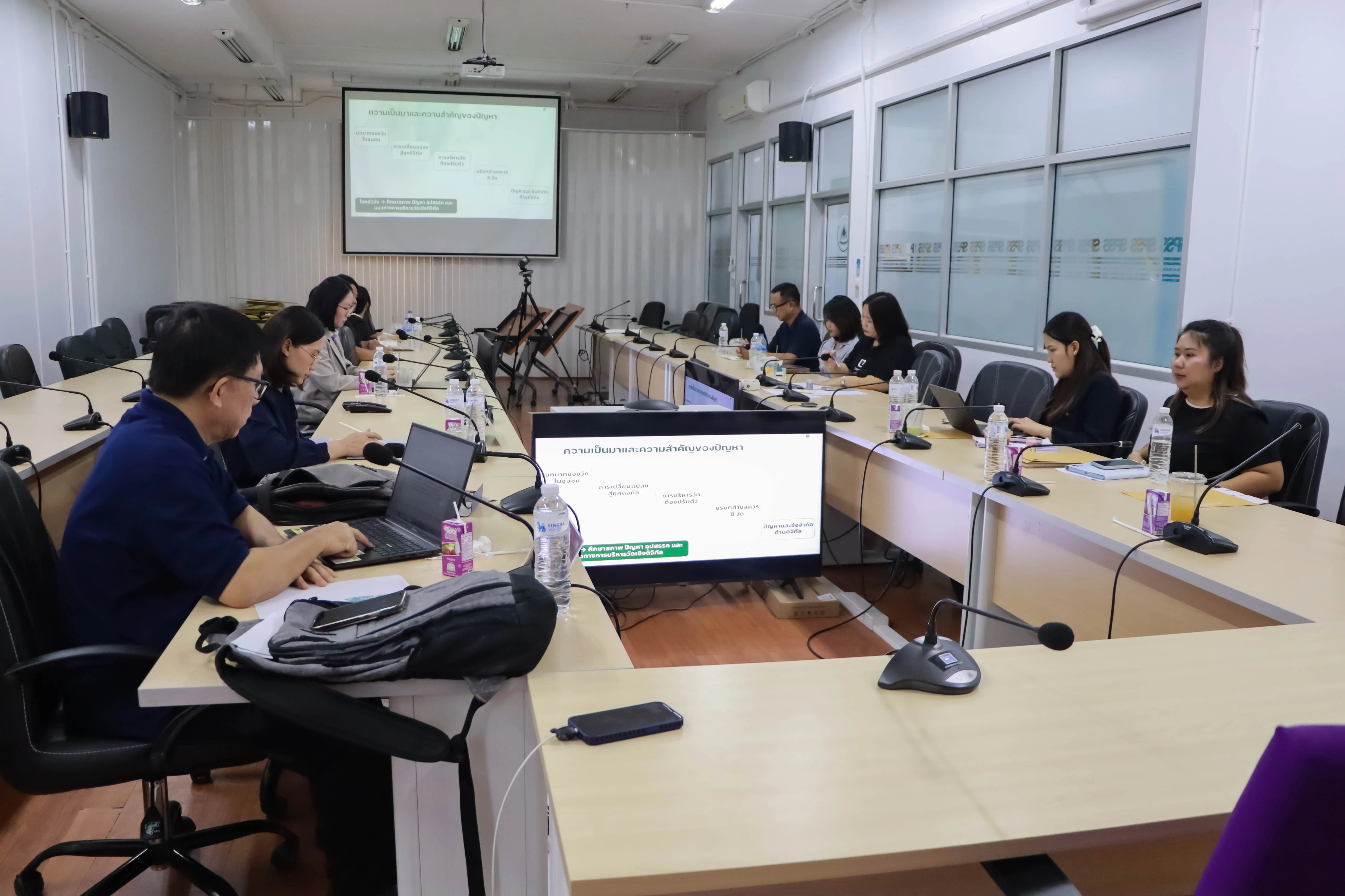 คณะรัฐศาสตร์และสังคมศาสตร์ มหาวิทยาลัยพะเยา ดำเนินการจัดสอบโครงร่างวิทยานิพนธ์ หลักสูตรรัฐประศาสนศาสตรมหาบัณฑิต สาขาวิชานโยบายสาธารณะ