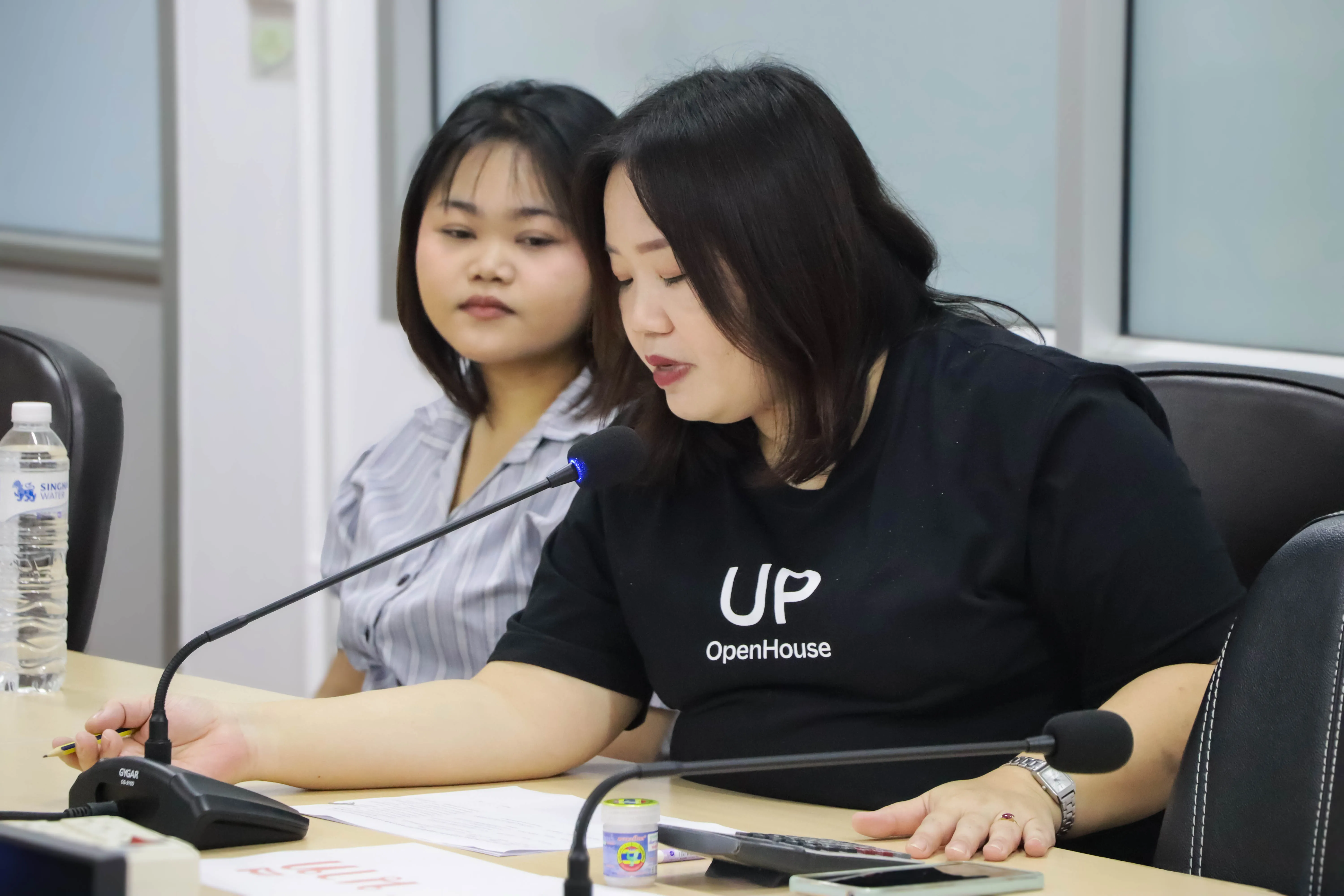 คณะรัฐศาสตร์และสังคมศาสตร์ มหาวิทยาลัยพะเยา ดำเนินการจัดสอบโครงร่างวิทยานิพนธ์ หลักสูตรรัฐประศาสนศาสตรมหาบัณฑิต สาขาวิชานโยบายสาธารณะ