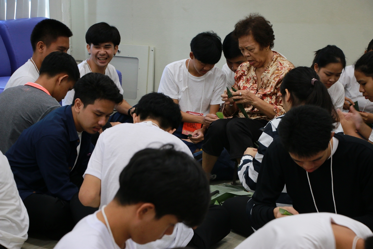 หน่วยกิจการนิสิตและทำนุบำรุงศิลปวัฒนธรรม พร้อมด้วยสโมสรนิสิต และชมรมสืบสายถิ่นแผ่นดินล้านนา คณะรัฐศาสตร์และสังคมศาสตร์ มหาวิทยาลัยพะเยา ร่วมกันจัดโครงการทำนุบำรุงศิลปวัฒนธรรม และกิจกรรมต้อนรับนิสิตใหม่