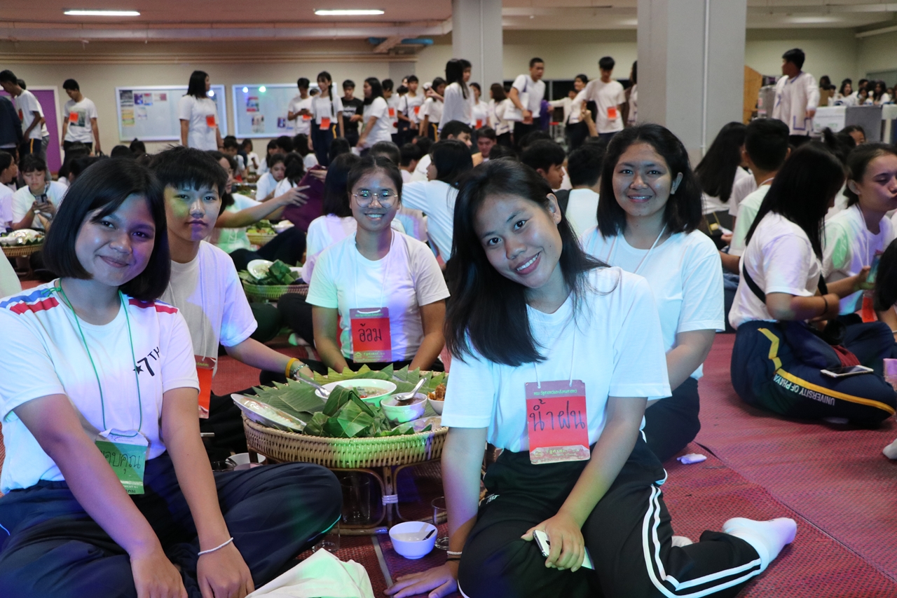 หน่วยกิจการนิสิตและทำนุบำรุงศิลปวัฒนธรรม พร้อมด้วยสโมสรนิสิตฯ คณะรัฐศาสตร์และสังคมศาสตร์ มหาวิทยาลัยพะเยา ร่วมกันจัดกิจกรรม “ ฮับขวัญน้องหล้า นักพัฒนานักปกครอง 2561 กิ๋นหอมต๋อมม่วน ฉลองขวัญช่อใหม่ ”