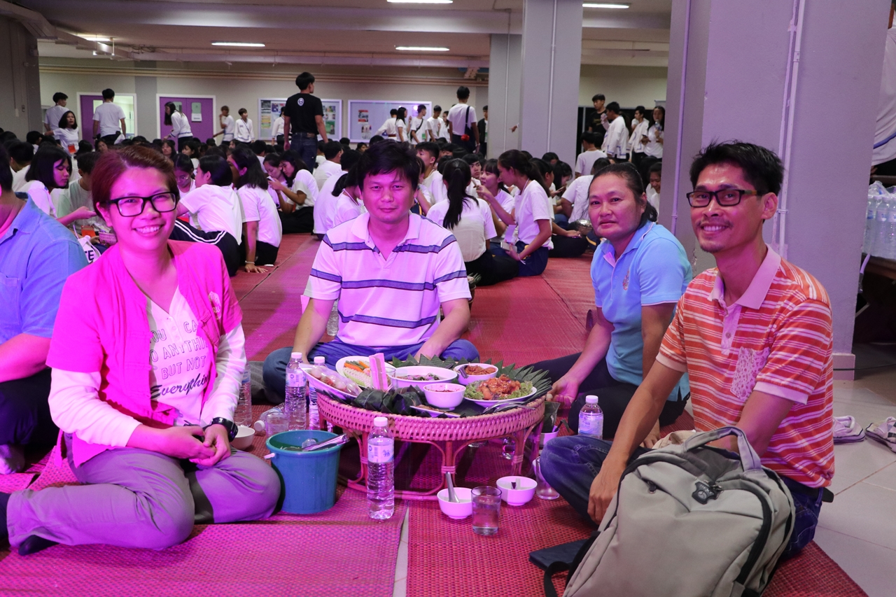 หน่วยกิจการนิสิตและทำนุบำรุงศิลปวัฒนธรรม พร้อมด้วยสโมสรนิสิตฯ คณะรัฐศาสตร์และสังคมศาสตร์ มหาวิทยาลัยพะเยา ร่วมกันจัดกิจกรรม “ ฮับขวัญน้องหล้า นักพัฒนานักปกครอง 2561 กิ๋นหอมต๋อมม่วน ฉลองขวัญช่อใหม่ ”