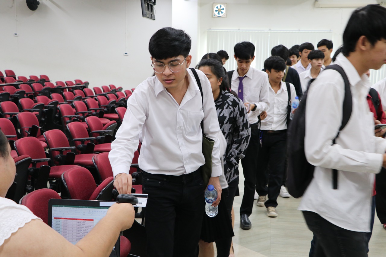 คณะรัฐศาสตร์และสังคมศาสตร์ มหาวิทยาลัยพะเยา ดำเนินโครงการฝึกประสบการณ์วิชาชีพสำหรับนักพัฒนา-นักปกครอง (กิจกรรมที่ 1 การอบรมทักษะการสื่อสารและการพัฒนาบุคลิกภาพเพื่อการปฏิบัติงานอย่างมีประสิทธิภาพ)