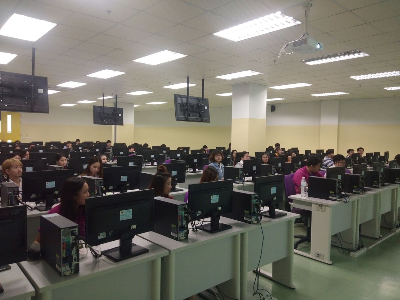 คณะรัฐศาสตร์และสังคมศาสตร์ มหาวิทยาลัยพะเยา ดำเนินโครงการฝึกประสบการณ์วิชาชีพสำหรับนักพัฒนา-นักปกครอง (กิจกรรมที่ 4 การอบรมคอมพิวเตอร์พื้นฐานเพื่อการปฏิบัติงาน)