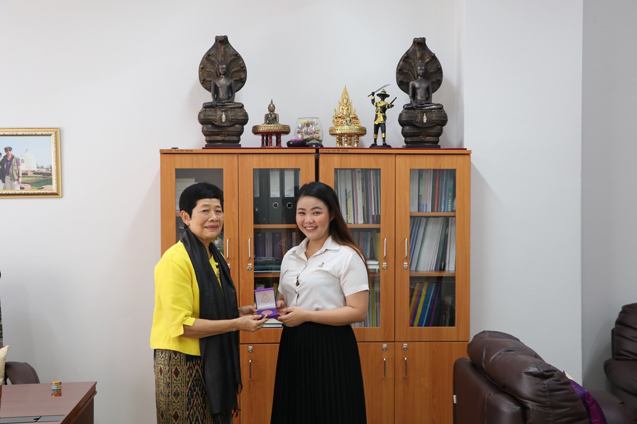 มอบเหรียญรางวัลเรียนดี ประจำปีการศึกษา 2560 ให้แก่นิสิตสาขาวิชาพัฒนาสังคม และนิสิตสาขาวิชารัฐศาสตร์ คณะรัฐศาสตร์และสังคมศาสตร์ มหาวิทยาลัยพะเยา