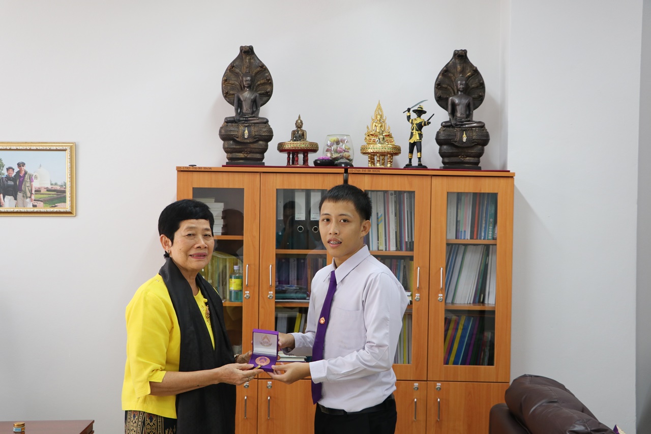 มอบเหรียญรางวัลเรียนดี ประจำปีการศึกษา 2560 ให้แก่นิสิตสาขาวิชาพัฒนาสังคม และนิสิตสาขาวิชารัฐศาสตร์ คณะรัฐศาสตร์และสังคมศาสตร์ มหาวิทยาลัยพะเยา