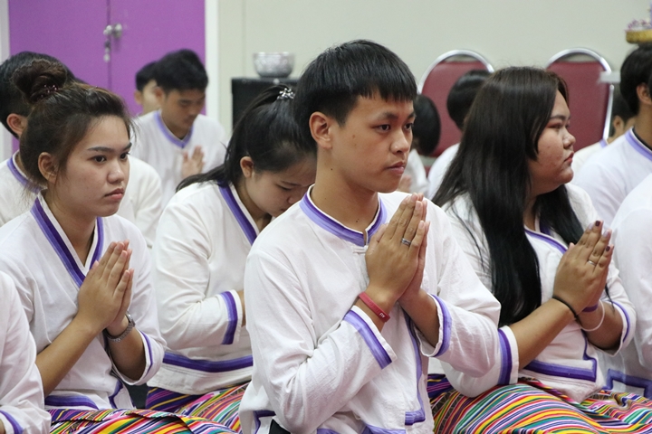 หน่วยกิจการนิสิตและทำนุบำรุงศิลปวัฒนธรรม ร่วมกับสโมสรนิสิตคณะรัฐศาสตร์และสังคมศาสตร์ มหาวิทยาลัยพะเยา ดำเนินโครงการสระเกล้าดำหัว ป๋าเวณีปี๋ใหม่เมือง ประจำปีการศึกษา 2561