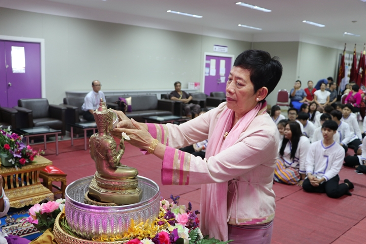 หน่วยกิจการนิสิตและทำนุบำรุงศิลปวัฒนธรรม ร่วมกับสโมสรนิสิตคณะรัฐศาสตร์และสังคมศาสตร์ มหาวิทยาลัยพะเยา ดำเนินโครงการสระเกล้าดำหัว ป๋าเวณีปี๋ใหม่เมือง ประจำปีการศึกษา 2561