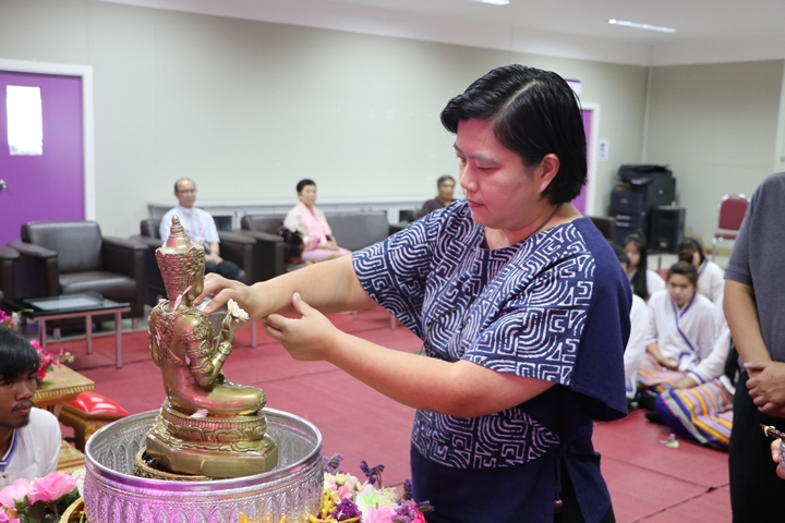 หน่วยกิจการนิสิตและทำนุบำรุงศิลปวัฒนธรรม ร่วมกับสโมสรนิสิตคณะรัฐศาสตร์และสังคมศาสตร์ มหาวิทยาลัยพะเยา ดำเนินโครงการสระเกล้าดำหัว ป๋าเวณีปี๋ใหม่เมือง ประจำปีการศึกษา 2561