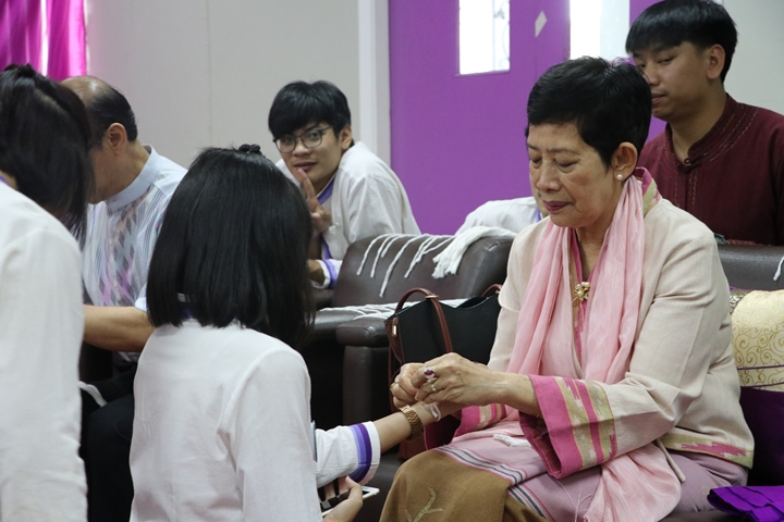 หน่วยกิจการนิสิตและทำนุบำรุงศิลปวัฒนธรรม ร่วมกับสโมสรนิสิตคณะรัฐศาสตร์และสังคมศาสตร์ มหาวิทยาลัยพะเยา ดำเนินโครงการสระเกล้าดำหัว ป๋าเวณีปี๋ใหม่เมือง ประจำปีการศึกษา 2561