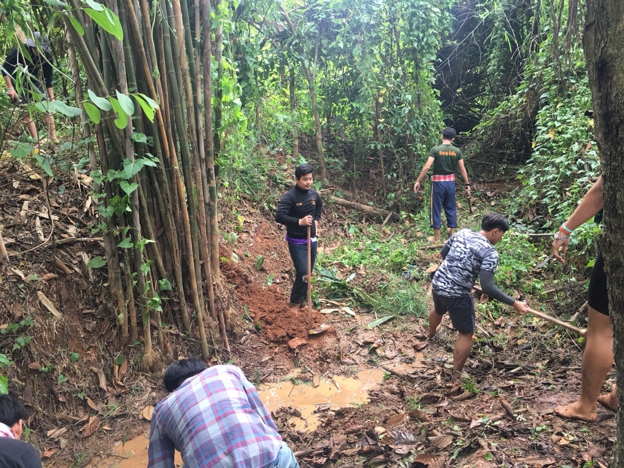 คณะรัฐศาสตร์และสังคมศาสตร์ มหาวิทยาลัยพะเยา ร่วมดำเนินกิจกรรม 1 คณะ 1 ฝายชะลอน้ำ ตามรอยพ่อสืบสานพระราชปณิธานในหลวงรัชกาลที่ 9 ณ ห้วยเคียน โรงเรียนบ้านห้วยเคียน ต.แม่กา อ.เมืองพะเยา จ.พะเยา 