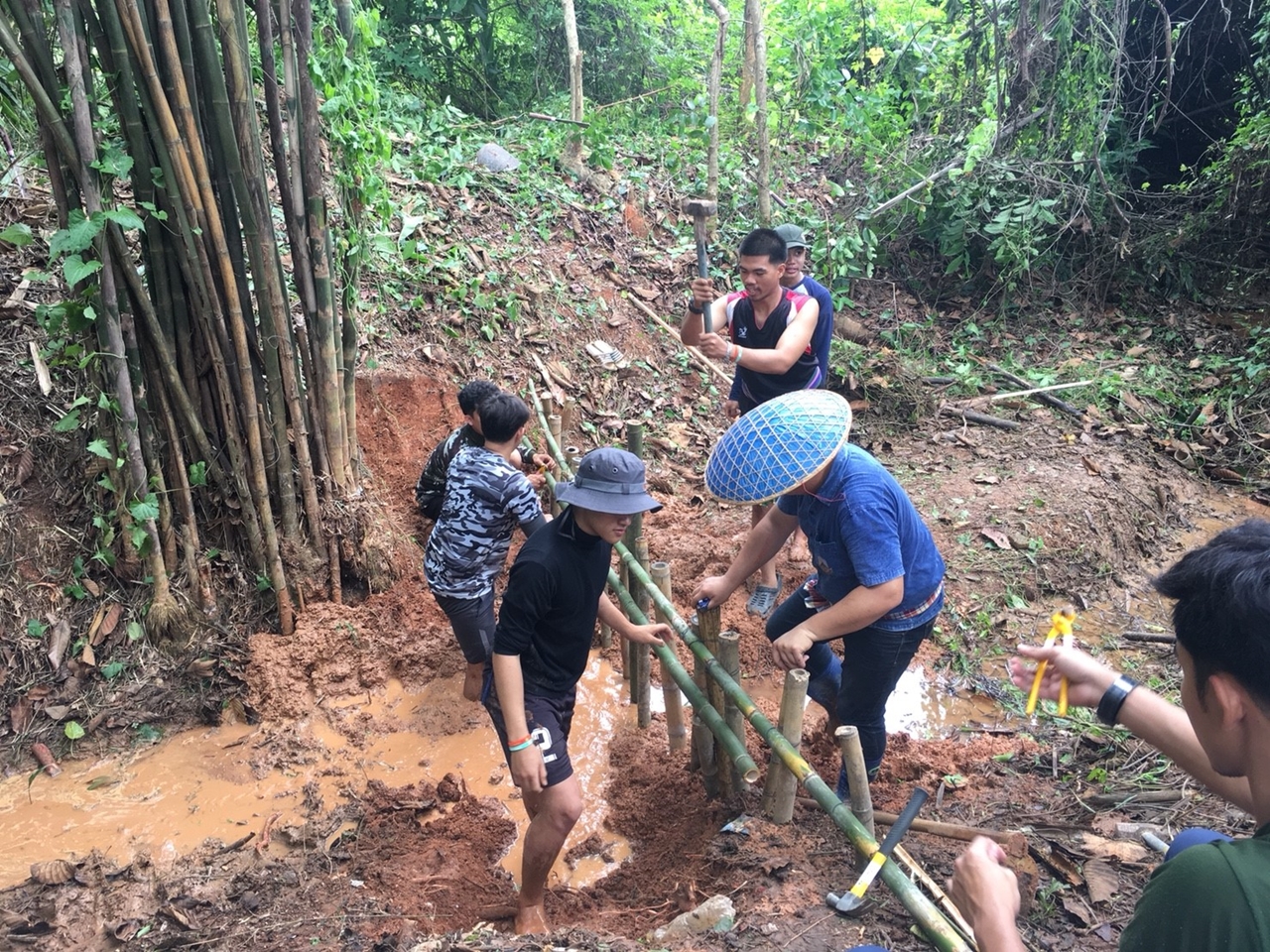 คณะรัฐศาสตร์และสังคมศาสตร์ มหาวิทยาลัยพะเยา ร่วมดำเนินกิจกรรม 1 คณะ 1 ฝายชะลอน้ำ ตามรอยพ่อสืบสานพระราชปณิธานในหลวงรัชกาลที่ 9 ณ ห้วยเคียน โรงเรียนบ้านห้วยเคียน ต.แม่กา อ.เมืองพะเยา จ.พะเยา 