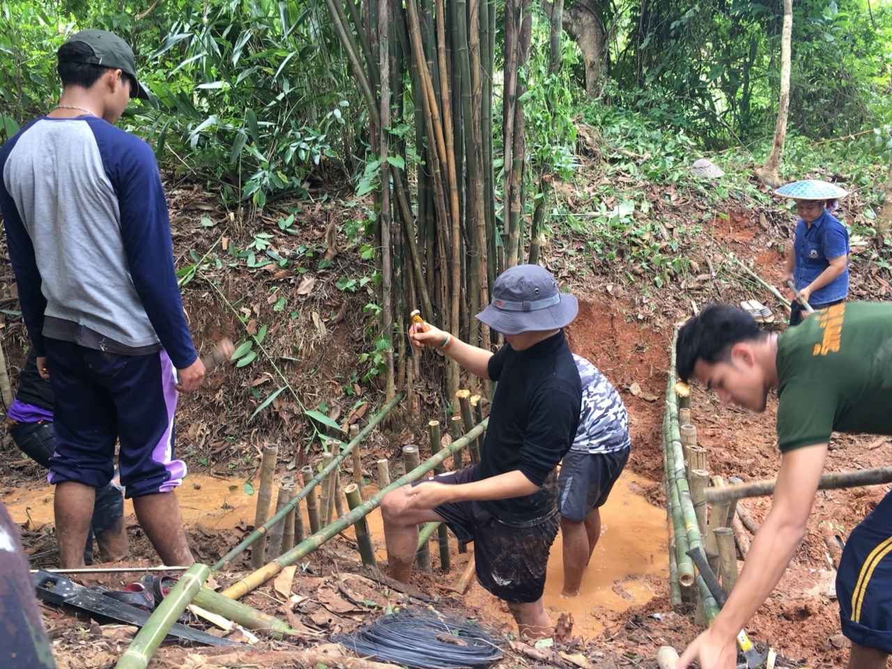 คณะรัฐศาสตร์และสังคมศาสตร์ มหาวิทยาลัยพะเยา ร่วมดำเนินกิจกรรม 1 คณะ 1 ฝายชะลอน้ำ ตามรอยพ่อสืบสานพระราชปณิธานในหลวงรัชกาลที่ 9 ณ ห้วยเคียน โรงเรียนบ้านห้วยเคียน ต.แม่กา อ.เมืองพะเยา จ.พะเยา 