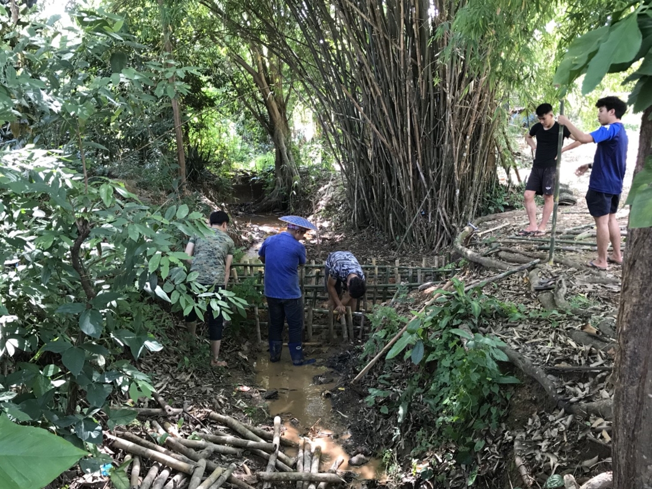 คณะรัฐศาสตร์และสังคมศาสตร์ มหาวิทยาลัยพะเยา ร่วมดำเนินกิจกรรม 1 คณะ 1 ฝายชะลอน้ำ ตามรอยพ่อสืบสานพระราชปณิธานในหลวงรัชกาลที่ 9 ณ ห้วยเคียน โรงเรียนบ้านห้วยเคียน ต.แม่กา อ.เมืองพะเยา จ.พะเยา 