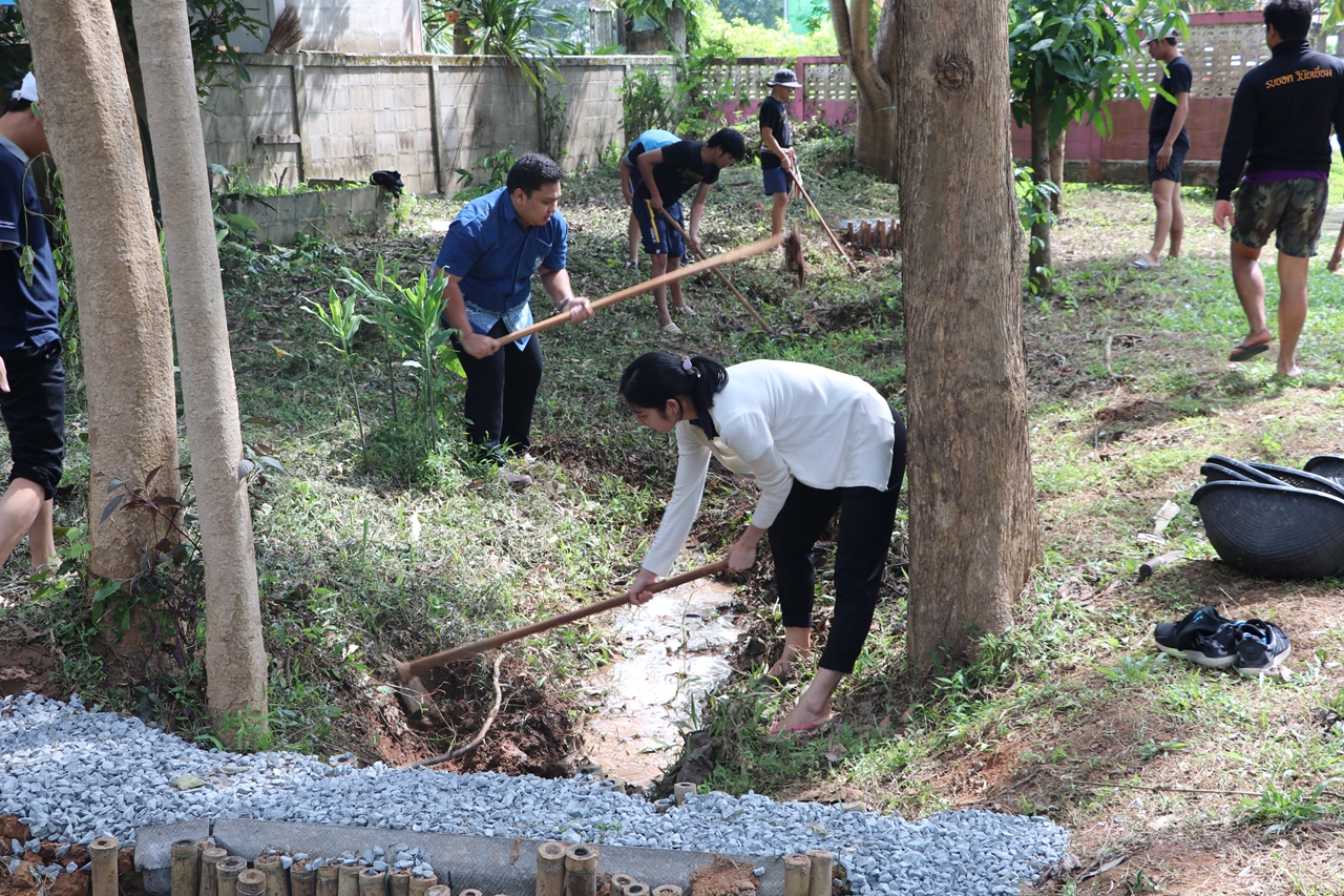 คณะรัฐศาสตร์และสังคมศาสตร์ มหาวิทยาลัยพะเยา ร่วมดำเนินกิจกรรม 1 คณะ 1 ฝายชะลอน้ำ ตามรอยพ่อสืบสานพระราชปณิธานในหลวงรัชกาลที่ 9 ณ ห้วยเคียน โรงเรียนบ้านห้วยเคียน ต.แม่กา อ.เมืองพะเยา จ.พะเยา 