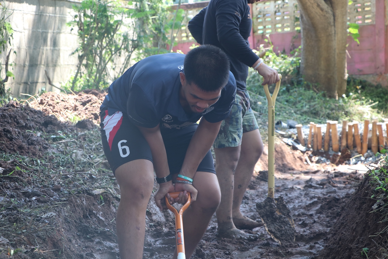 คณะรัฐศาสตร์และสังคมศาสตร์ มหาวิทยาลัยพะเยา ร่วมดำเนินกิจกรรม 1 คณะ 1 ฝายชะลอน้ำ ตามรอยพ่อสืบสานพระราชปณิธานในหลวงรัชกาลที่ 9 ณ ห้วยเคียน โรงเรียนบ้านห้วยเคียน ต.แม่กา อ.เมืองพะเยา จ.พะเยา 