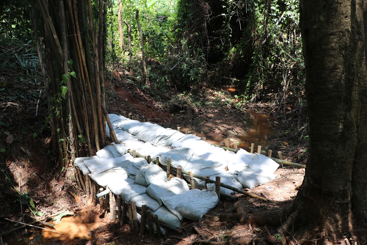 คณะรัฐศาสตร์และสังคมศาสตร์ มหาวิทยาลัยพะเยา ร่วมดำเนินกิจกรรม 1 คณะ 1 ฝายชะลอน้ำ ตามรอยพ่อสืบสานพระราชปณิธานในหลวงรัชกาลที่ 9 ณ ห้วยเคียน โรงเรียนบ้านห้วยเคียน ต.แม่กา อ.เมืองพะเยา จ.พะเยา 