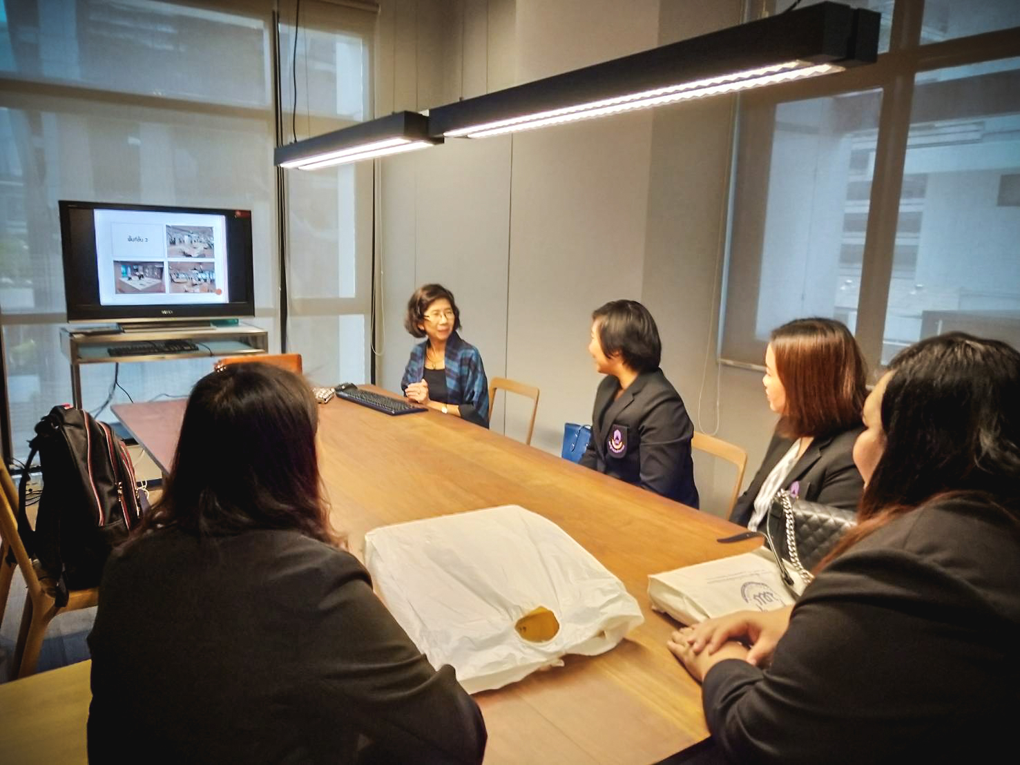 คณะรัฐศาสตร์และสังคมศาสตร์ มหาวิทยาลัยพะเยา แลกเปลี่ยนเรียนรู้การจัดการหลักสูตรและรูปแบบการจัดการเรียนการสอน ณ คณะรัฐศาสตร์ จุฬาลงกรณ์มหาวิทยาลัย