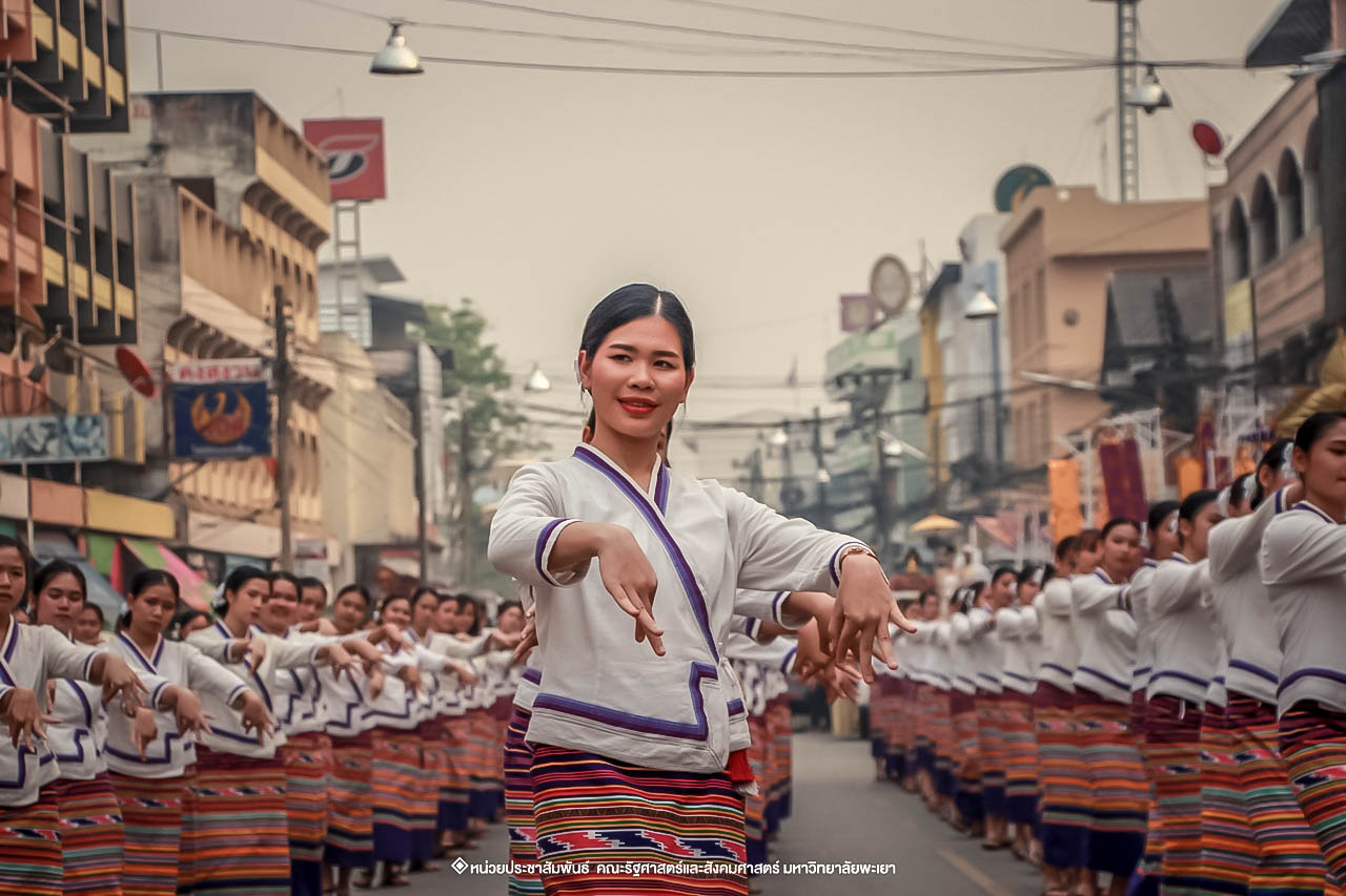 คณะรัฐศาสตร์และสังคมศาสตร์ มหาวิทยาลัยพะเยา ร่วมโครงการ “ประเพณีแห่ผ้าห่มพระธาตุจอมทอง” ครั้งที่ 4 โดยความร่วมมือระหว่างคณะศิลปศาสตร์ คณะรัฐศาสตร์และสังคมศาสตร์ และวิทยาลัยการศึกษา มหาวิทยาลัยพะเยา 