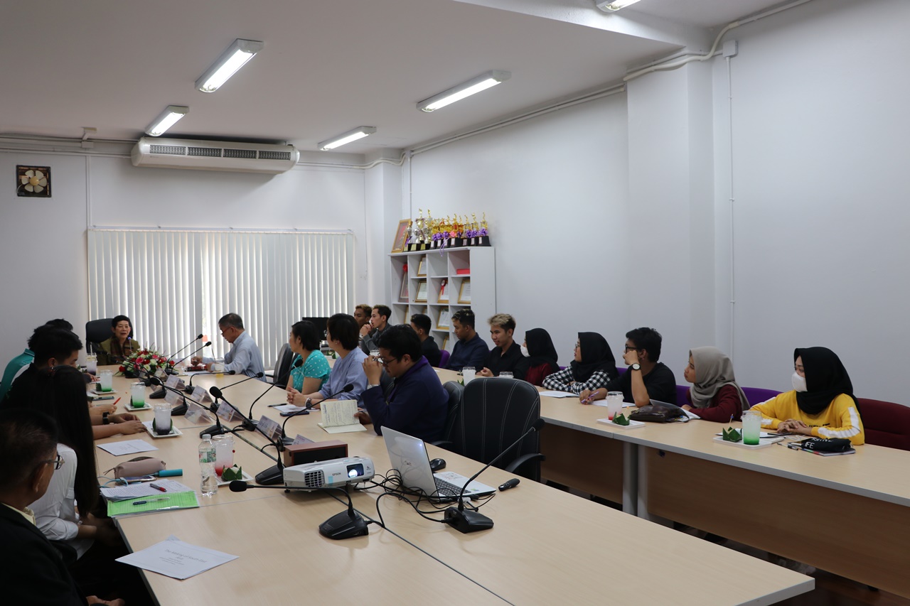 คณะรัฐศาสตร์และสังคมศาสตร์ มหาวิทยาลัยพะเยา  ต้อนรับคณะศึกษาดูงาน คณาจารย์ นักศึกษาระดับปริญญาตรีสาขาวิชารัฐศาสตร์ จากมหาวิทยาลัยแม่โจ้ และนักศึกษาแลกเปลี่ยนต่างชาติ จาก Universitas Muhammadiyah Yogyakarta ประเทศอินโดนีเซีย