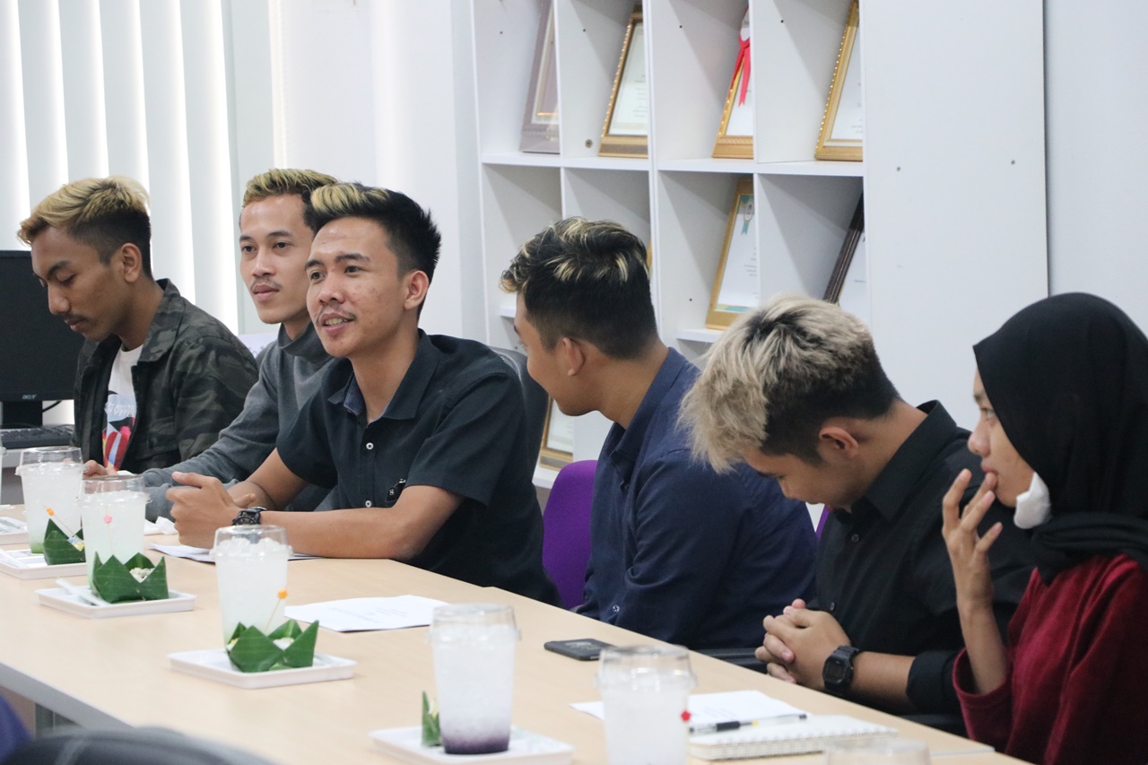 คณะรัฐศาสตร์และสังคมศาสตร์ มหาวิทยาลัยพะเยา  ต้อนรับคณะศึกษาดูงาน คณาจารย์ นักศึกษาระดับปริญญาตรีสาขาวิชารัฐศาสตร์ จากมหาวิทยาลัยแม่โจ้ และนักศึกษาแลกเปลี่ยนต่างชาติ จาก Universitas Muhammadiyah Yogyakarta ประเทศอินโดนีเซีย