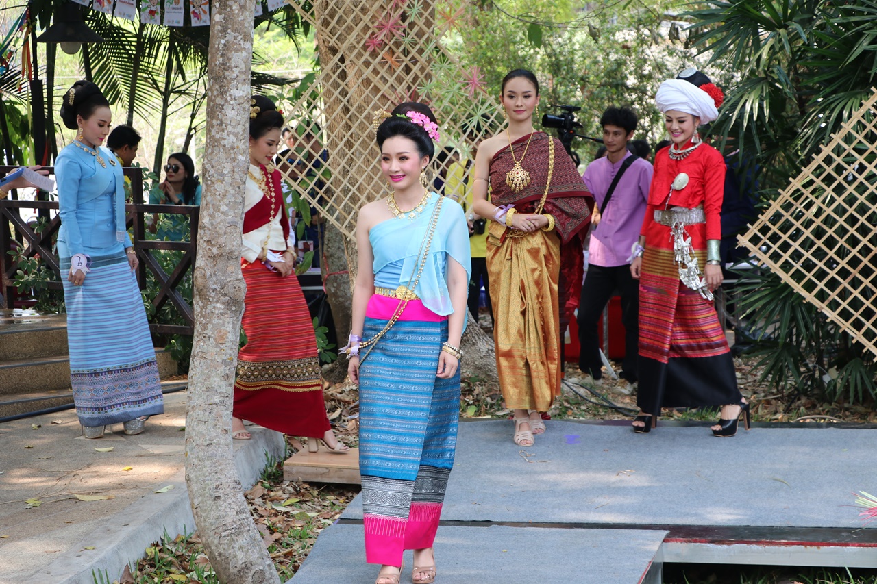 คณะรัฐศาสตร์และสังคมศาสตร์ มหาวิทยาลัยพะเยา  ร่วมงาน “สืบฮีต โตยฮอย ป๋าเวณี ปี๋ใหม่เมือง ม.พะเยา” ประจำปี 2562