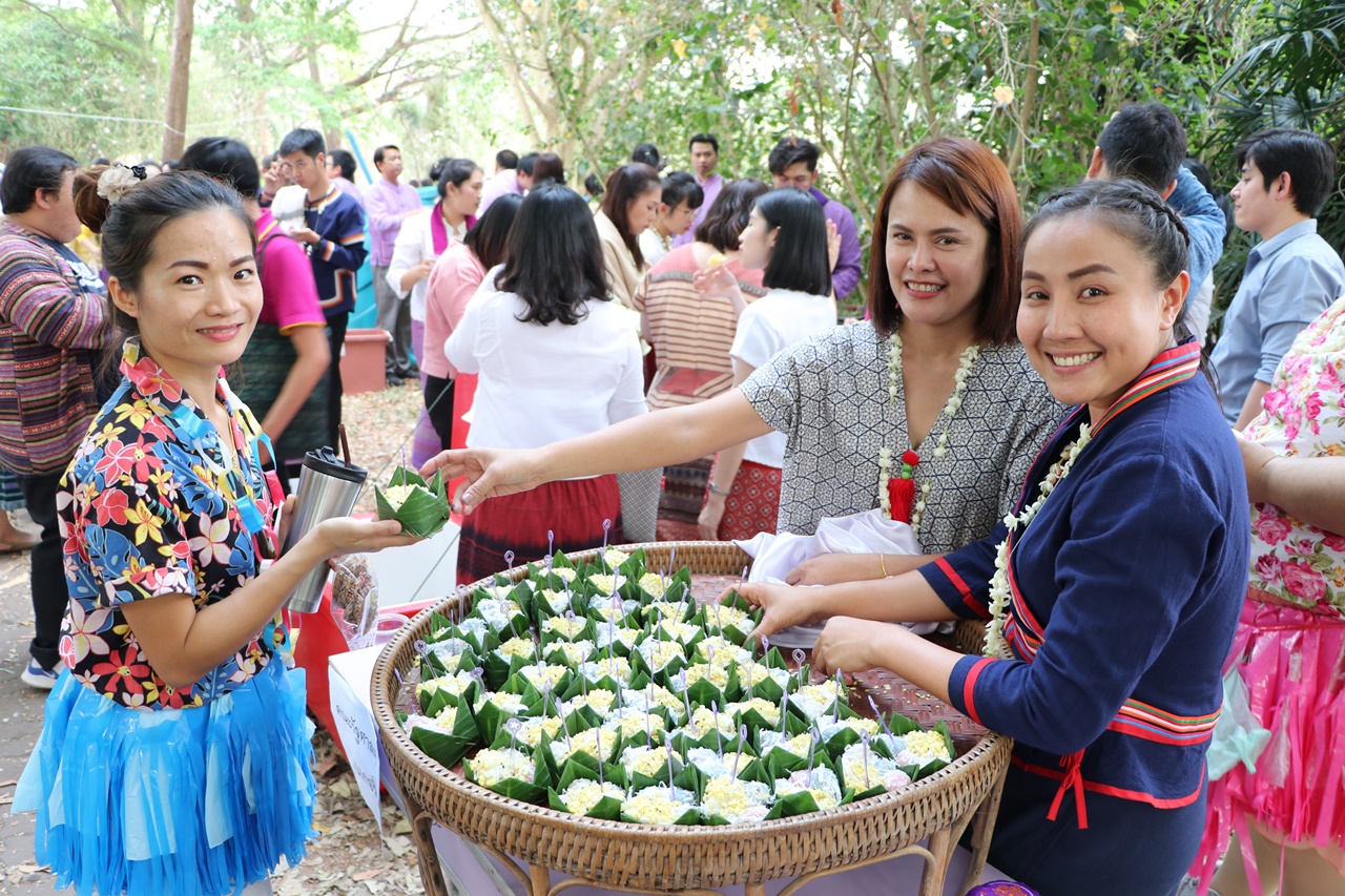 คณะรัฐศาสตร์และสังคมศาสตร์ มหาวิทยาลัยพะเยา  ร่วมงาน “สืบฮีต โตยฮอย ป๋าเวณี ปี๋ใหม่เมือง ม.พะเยา” ประจำปี 2562