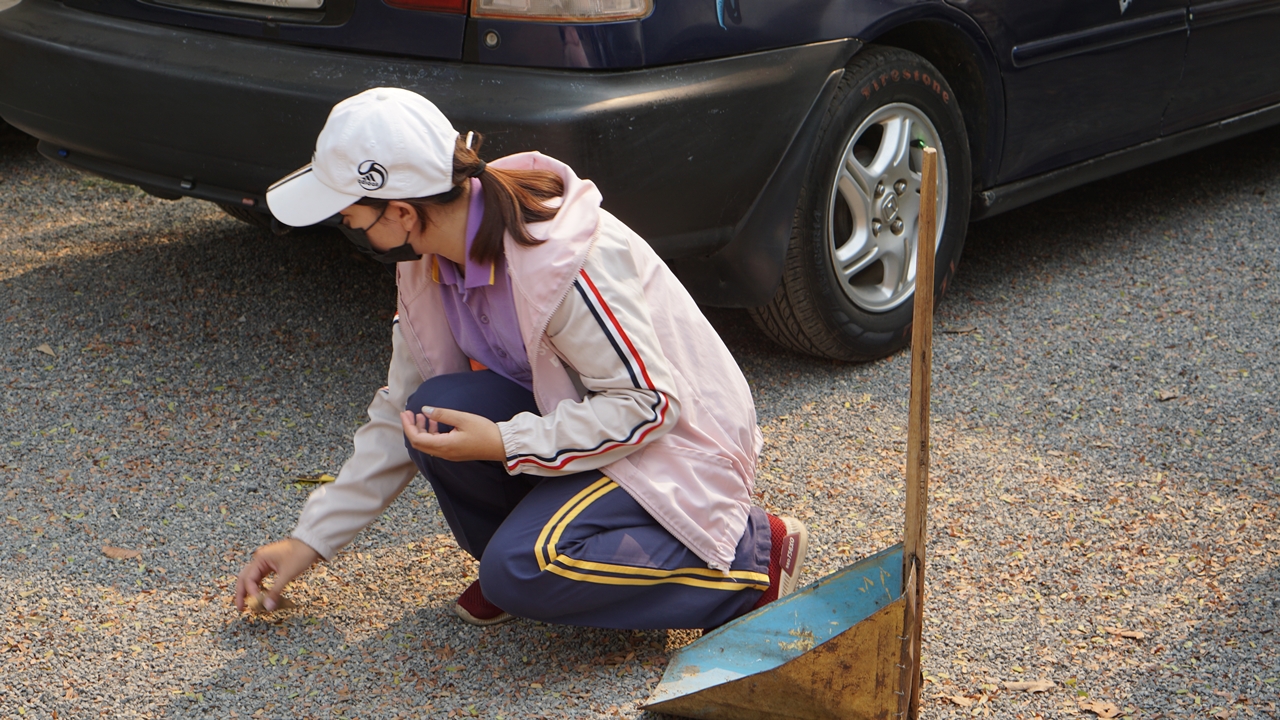 คณะรัฐศาสตร์และสังคมศาสตร์ มหาวิทยาลัยพะเยา จัดกิจกรรม “จิตอาสาพัฒนาอาราม เฉลิมพระเกียรติ”