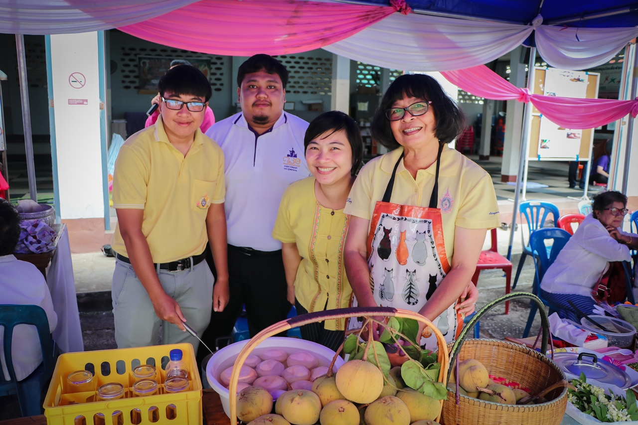 คณะรัฐศาสตร์และสังคมศาสตร์ มหาวิทยาลัยพะเยา ร่วมกิจกรรม “ข่วงผญ๋า”หรือ“ลานองค์ความรู้” ที่จัดขึ้นโดยทางศูนย์การเรียนรู้ผู้สูงวัยวัดแม่กาห้วยเคียน 