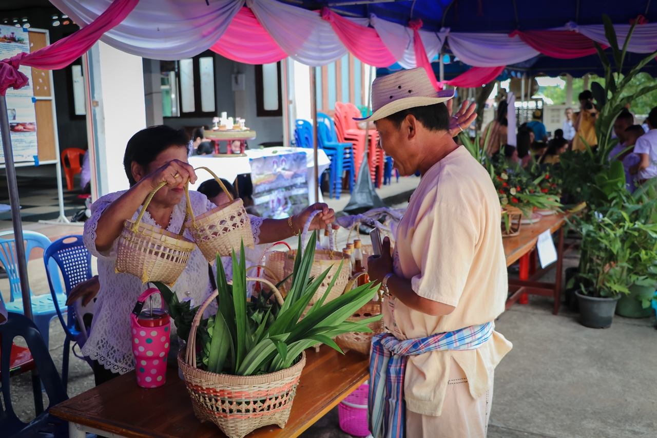 คณะรัฐศาสตร์และสังคมศาสตร์ มหาวิทยาลัยพะเยา ร่วมกิจกรรม “ข่วงผญ๋า”หรือ“ลานองค์ความรู้” ที่จัดขึ้นโดยทางศูนย์การเรียนรู้ผู้สูงวัยวัดแม่กาห้วยเคียน 