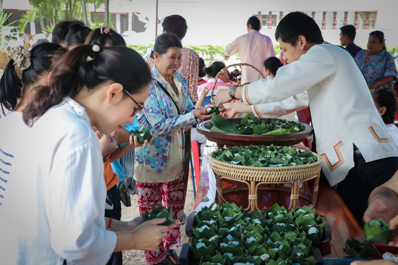 คณะรัฐศาสตร์และสังคมศาสตร์ มหาวิทยาลัยพะเยา ร่วมกิจกรรม “ข่วงผญ๋า”หรือ“ลานองค์ความรู้” ที่จัดขึ้นโดยทางศูนย์การเรียนรู้ผู้สูงวัยวัดแม่กาห้วยเคียน 