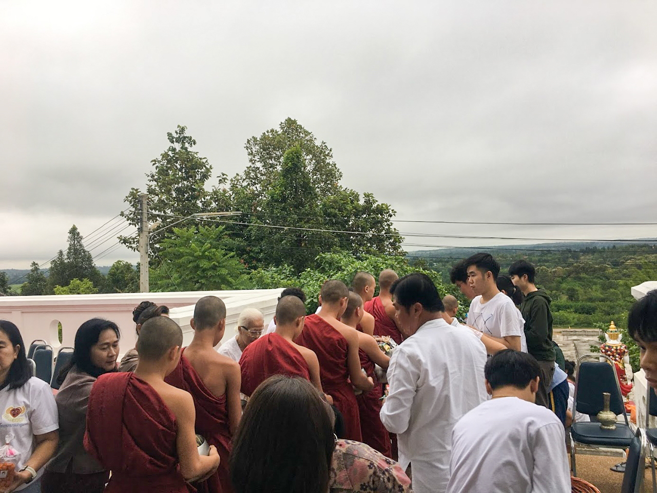 คณะรัฐศาสตร์และสังคมศาสตร์ มหาวิทยาลัยพะเยา ร่วมประเพณีตักบาตรเทโวโรหณะ เนื่องในวันมหาปวารณาออกพรรษา ประจำปี 2562