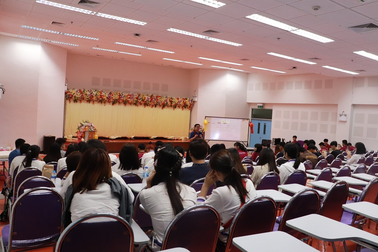 คณะรัฐศาสตร์และสังคมศาสตร์ ร่วมกับคณะศิลปศาสตร์ มหาวิทยาลัยพะเยา จัดโครงการทำนุบำรุงศิลปและวัฒนธรรม ประดิษฐ์โคมแขวนแบบล้านนา 