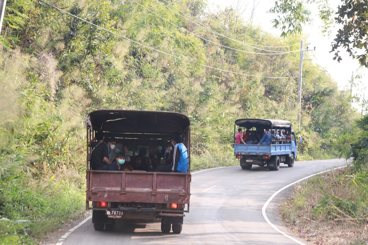 หน่วยกิจการนิสิต และสโมสรนิสิตคณะรัฐศาสตร์และสังคมศาสตร์ มหาวิทยาลัยพะเยา  ดำเนินโครงการส่งเสริมและพัฒนานิสิต กิจกรรมที่ 1 รัฐ-พัฒสัมพันธ์สร้างการเรียนรู้สู่ชุมชน ณ โรงเรียนริมวัง 2 ตำบลป่าหุ่ง อำเภอพาน จังหวัดเชียงราย