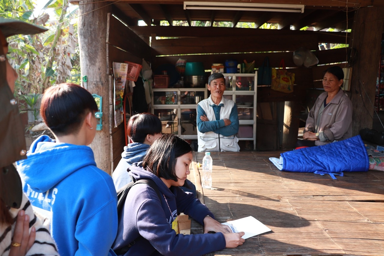 หน่วยกิจการนิสิต และสโมสรนิสิตคณะรัฐศาสตร์และสังคมศาสตร์ มหาวิทยาลัยพะเยา  ดำเนินโครงการส่งเสริมและพัฒนานิสิต กิจกรรมที่ 1 รัฐ-พัฒสัมพันธ์สร้างการเรียนรู้สู่ชุมชน ณ โรงเรียนริมวัง 2 ตำบลป่าหุ่ง อำเภอพาน จังหวัดเชียงราย