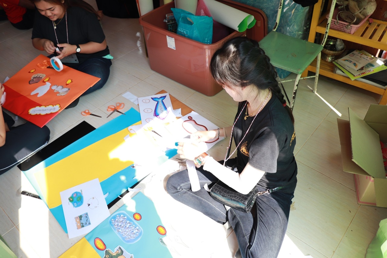 หน่วยกิจการนิสิต และสโมสรนิสิตคณะรัฐศาสตร์และสังคมศาสตร์ มหาวิทยาลัยพะเยา  ดำเนินโครงการส่งเสริมและพัฒนานิสิต กิจกรรมที่ 1 รัฐ-พัฒสัมพันธ์สร้างการเรียนรู้สู่ชุมชน ณ โรงเรียนริมวัง 2 ตำบลป่าหุ่ง อำเภอพาน จังหวัดเชียงราย