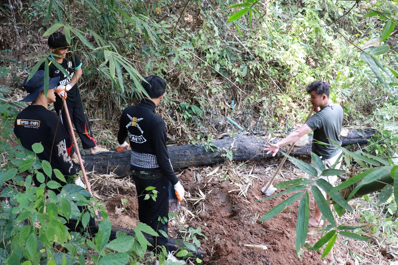 หน่วยกิจการนิสิต และสโมสรนิสิตคณะรัฐศาสตร์และสังคมศาสตร์ มหาวิทยาลัยพะเยา  ดำเนินโครงการส่งเสริมและพัฒนานิสิต กิจกรรมที่ 1 รัฐ-พัฒสัมพันธ์สร้างการเรียนรู้สู่ชุมชน ณ โรงเรียนริมวัง 2 ตำบลป่าหุ่ง อำเภอพาน จังหวัดเชียงราย