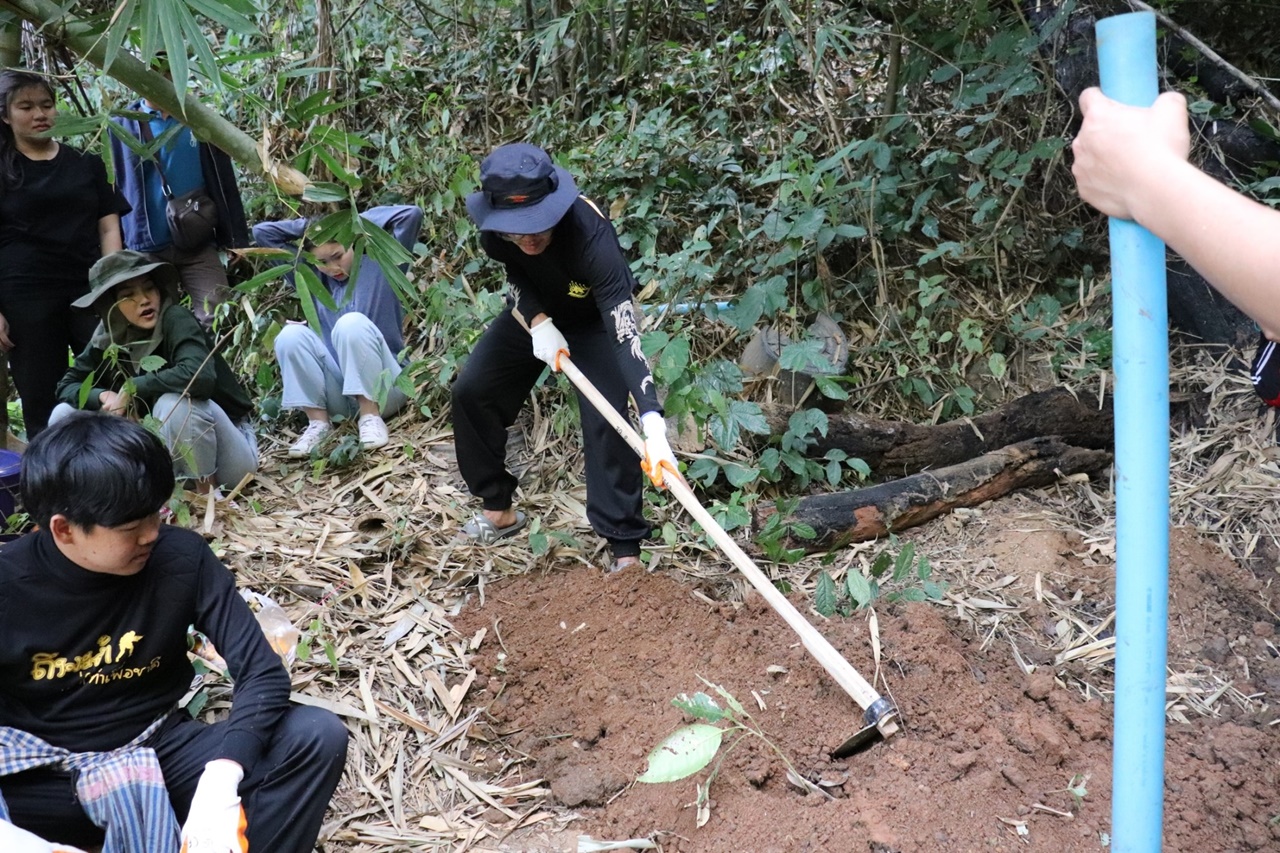 หน่วยกิจการนิสิต และสโมสรนิสิตคณะรัฐศาสตร์และสังคมศาสตร์ มหาวิทยาลัยพะเยา  ดำเนินโครงการส่งเสริมและพัฒนานิสิต กิจกรรมที่ 1 รัฐ-พัฒสัมพันธ์สร้างการเรียนรู้สู่ชุมชน ณ โรงเรียนริมวัง 2 ตำบลป่าหุ่ง อำเภอพาน จังหวัดเชียงราย