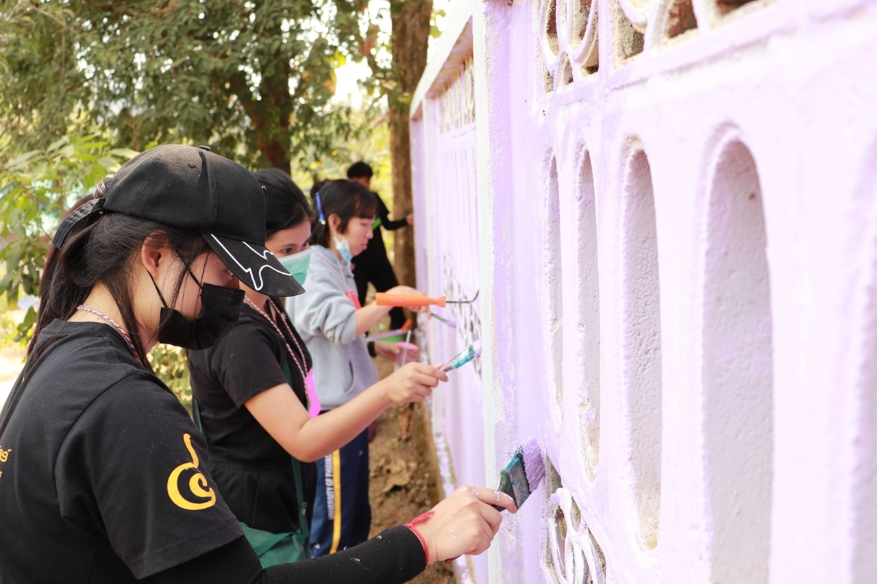 หน่วยกิจการนิสิต และสโมสรนิสิตคณะรัฐศาสตร์และสังคมศาสตร์ มหาวิทยาลัยพะเยา  ดำเนินโครงการส่งเสริมและพัฒนานิสิต กิจกรรมที่ 1 รัฐ-พัฒสัมพันธ์สร้างการเรียนรู้สู่ชุมชน ณ โรงเรียนริมวัง 2 ตำบลป่าหุ่ง อำเภอพาน จังหวัดเชียงราย