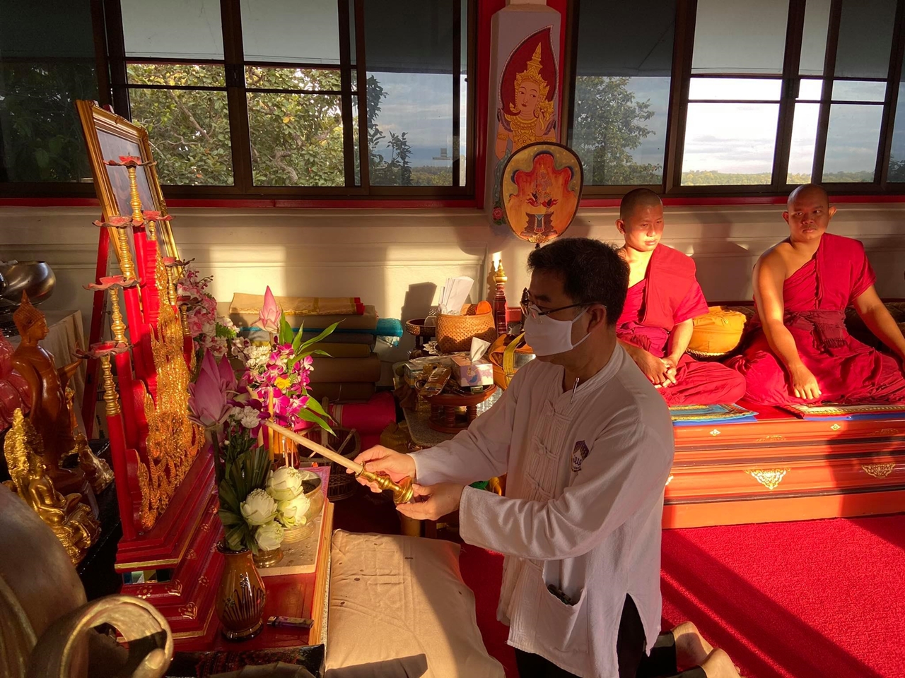 คณะรัฐศาสตร์และสังคมศาสตร์ มหาวิทยาลัยพะเยา ร่วมประเพณีตักบาตรเทโวโรหณะ เนื่องในวันมหาปวารณาออกพรรษา ประจำปี 2563