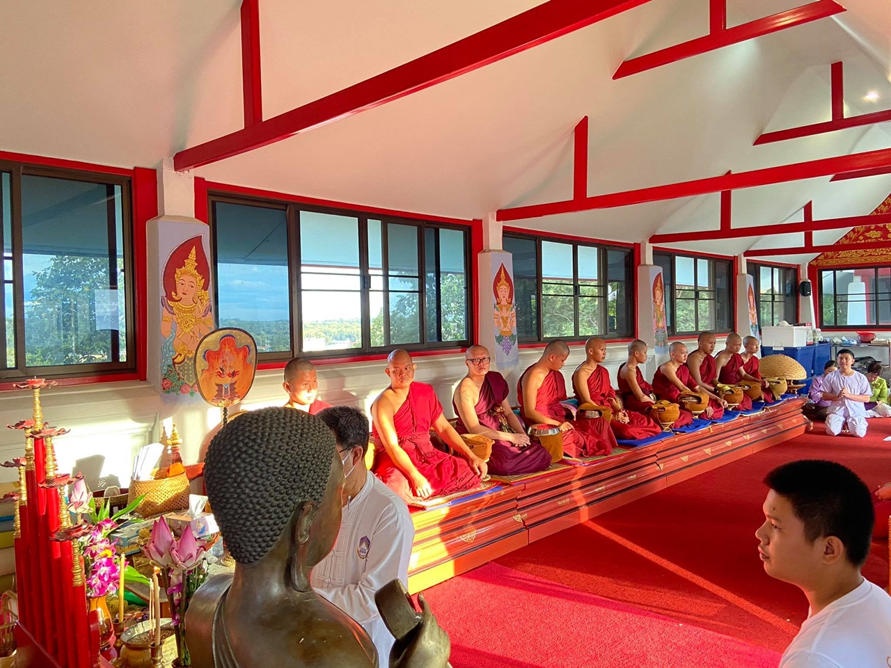 คณะรัฐศาสตร์และสังคมศาสตร์ มหาวิทยาลัยพะเยา ร่วมประเพณีตักบาตรเทโวโรหณะ เนื่องในวันมหาปวารณาออกพรรษา ประจำปี 2563